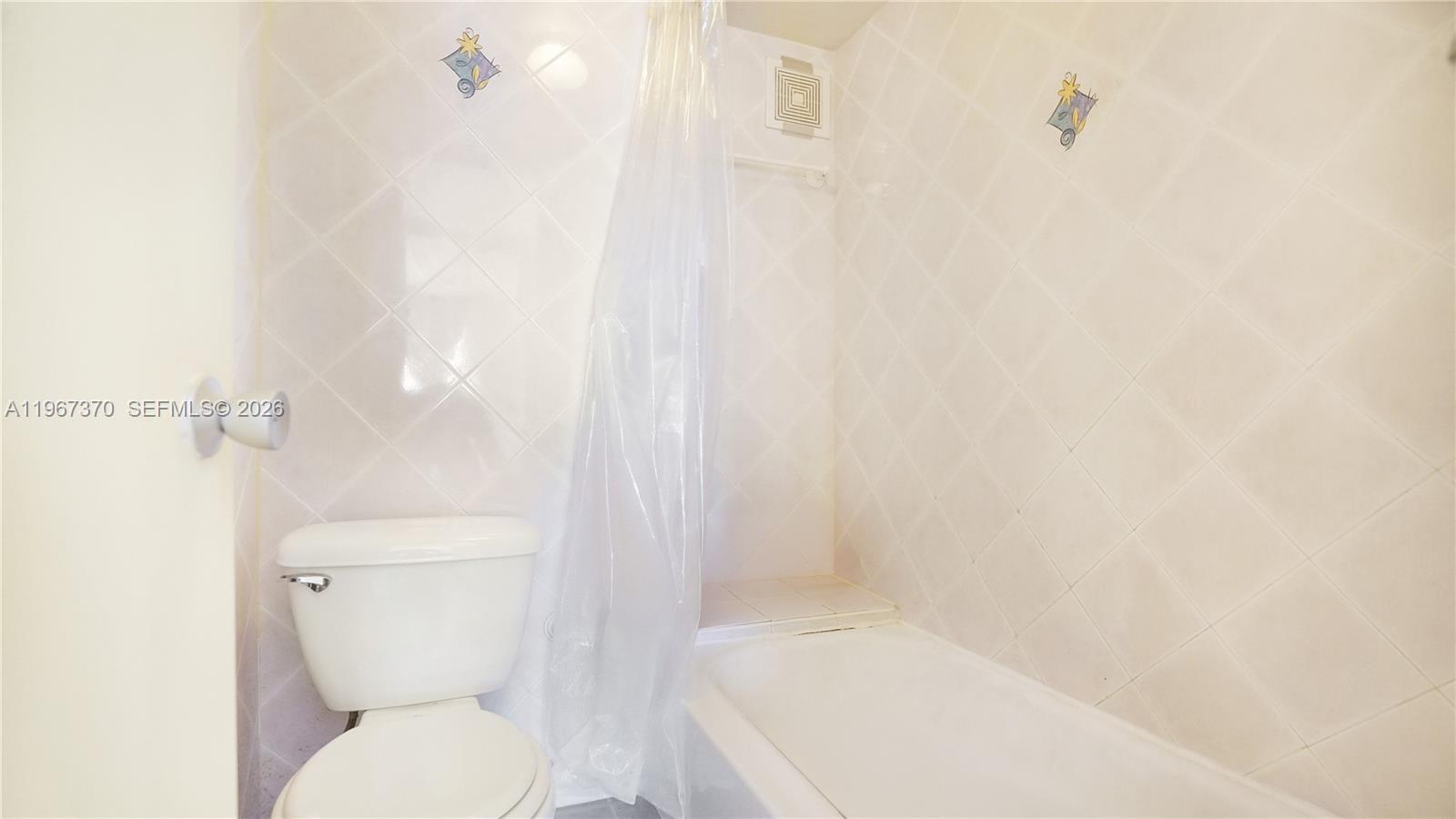 CREEK TOWERS & YACHT CLUB - Residential