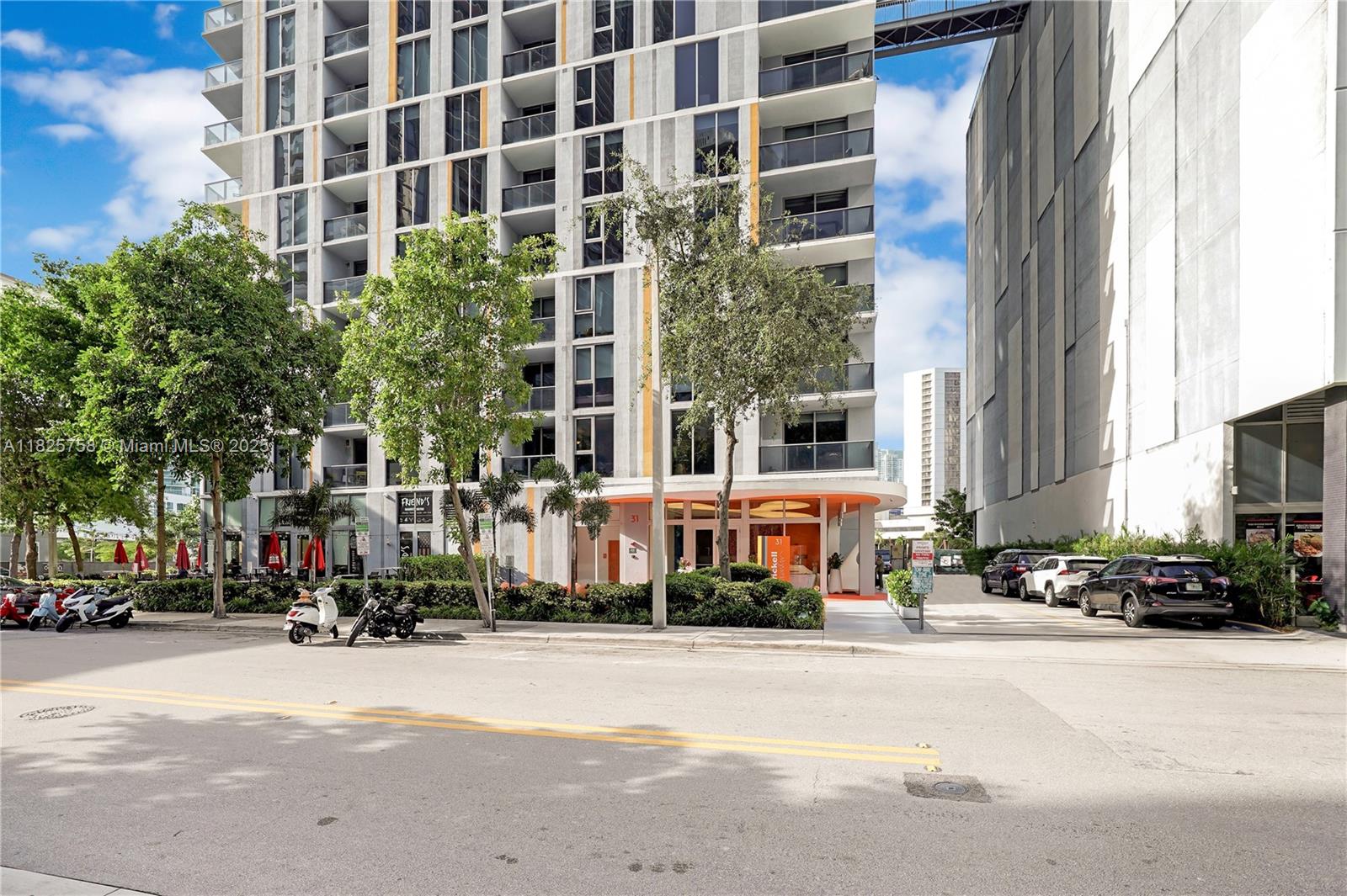 31 SE 6th St 2706