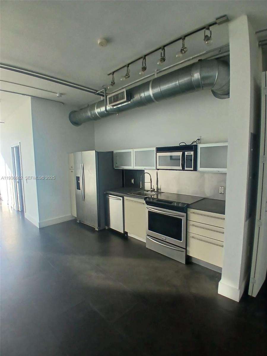 1700 Meridian Ave 506