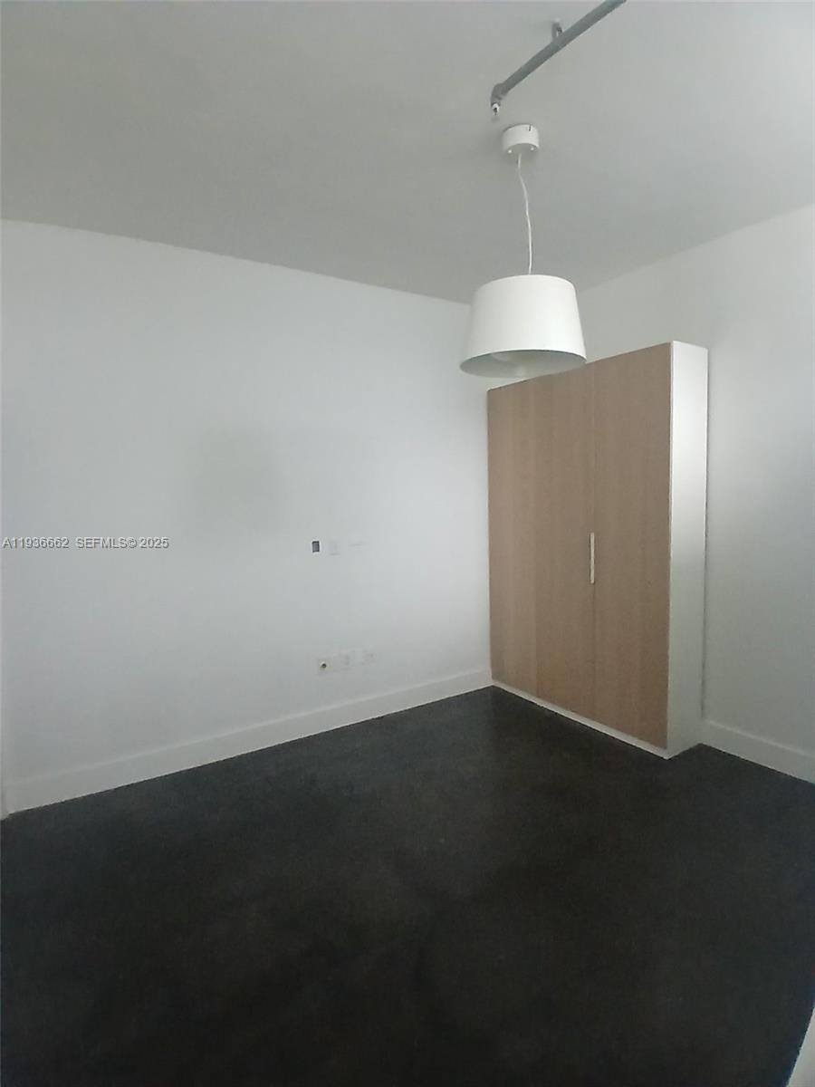 1700 Meridian Ave 506