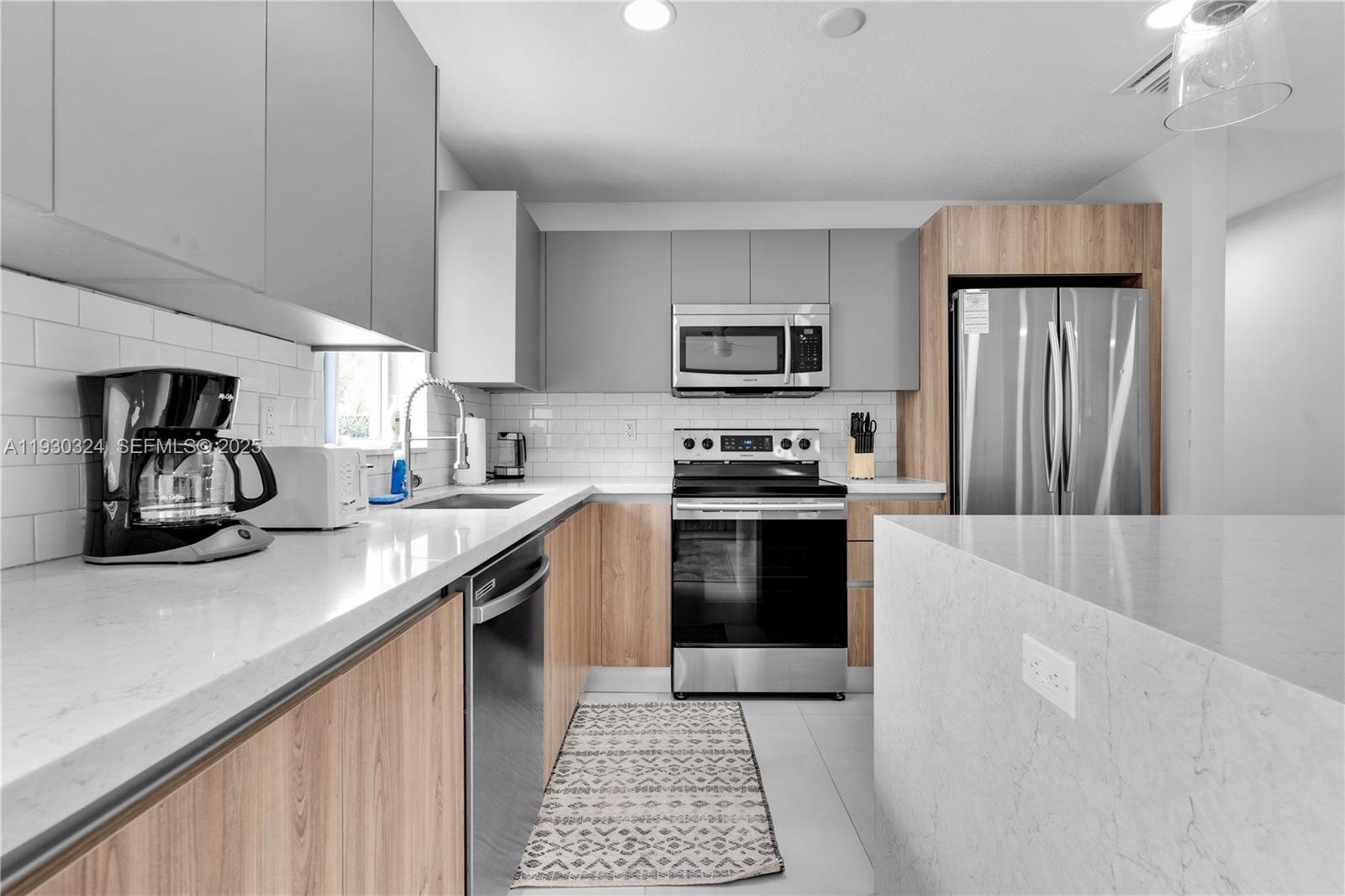 BOULEVARD ESTATES AMEN - Residential Lease