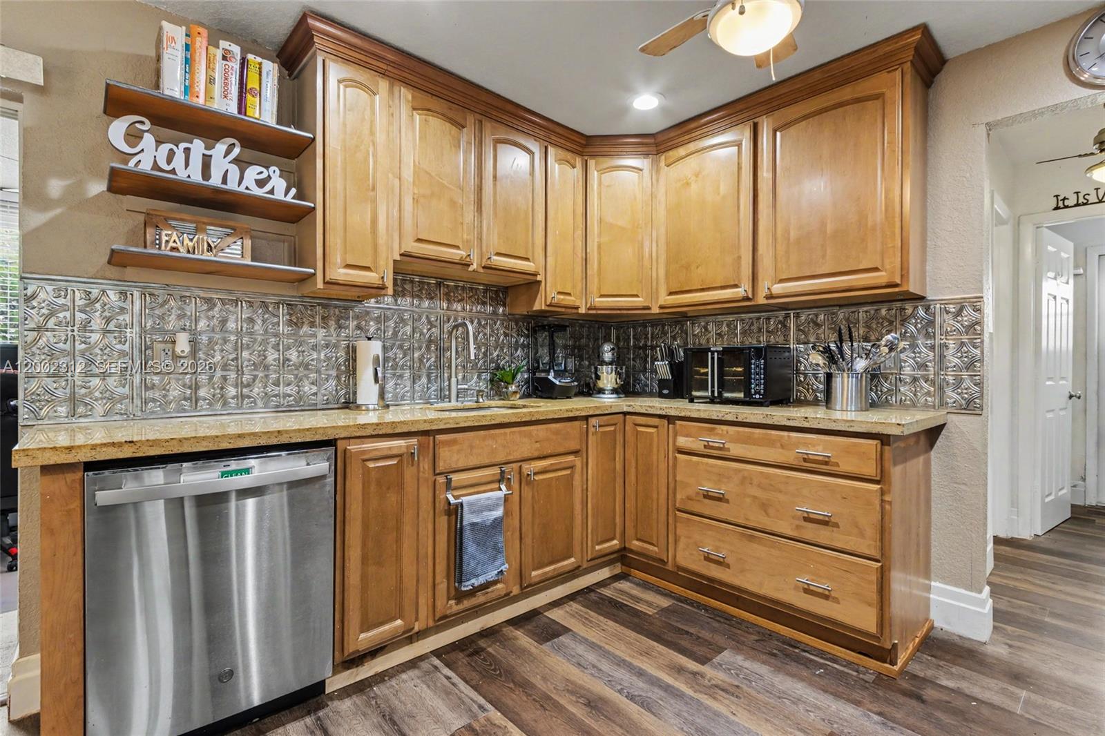 CRYSTAL LAKE 4TH SEC - Residential