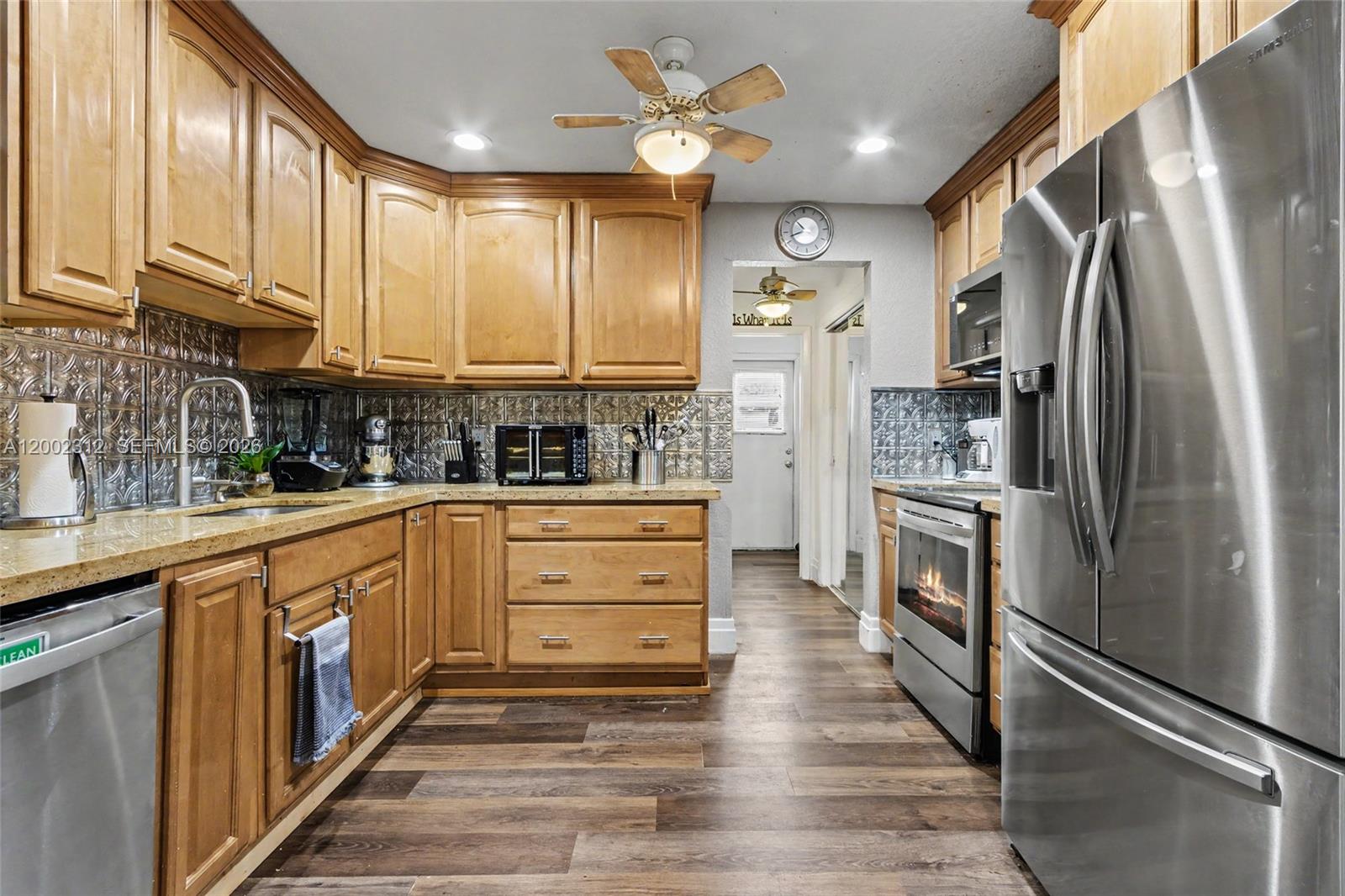 CRYSTAL LAKE 4TH SEC - Residential