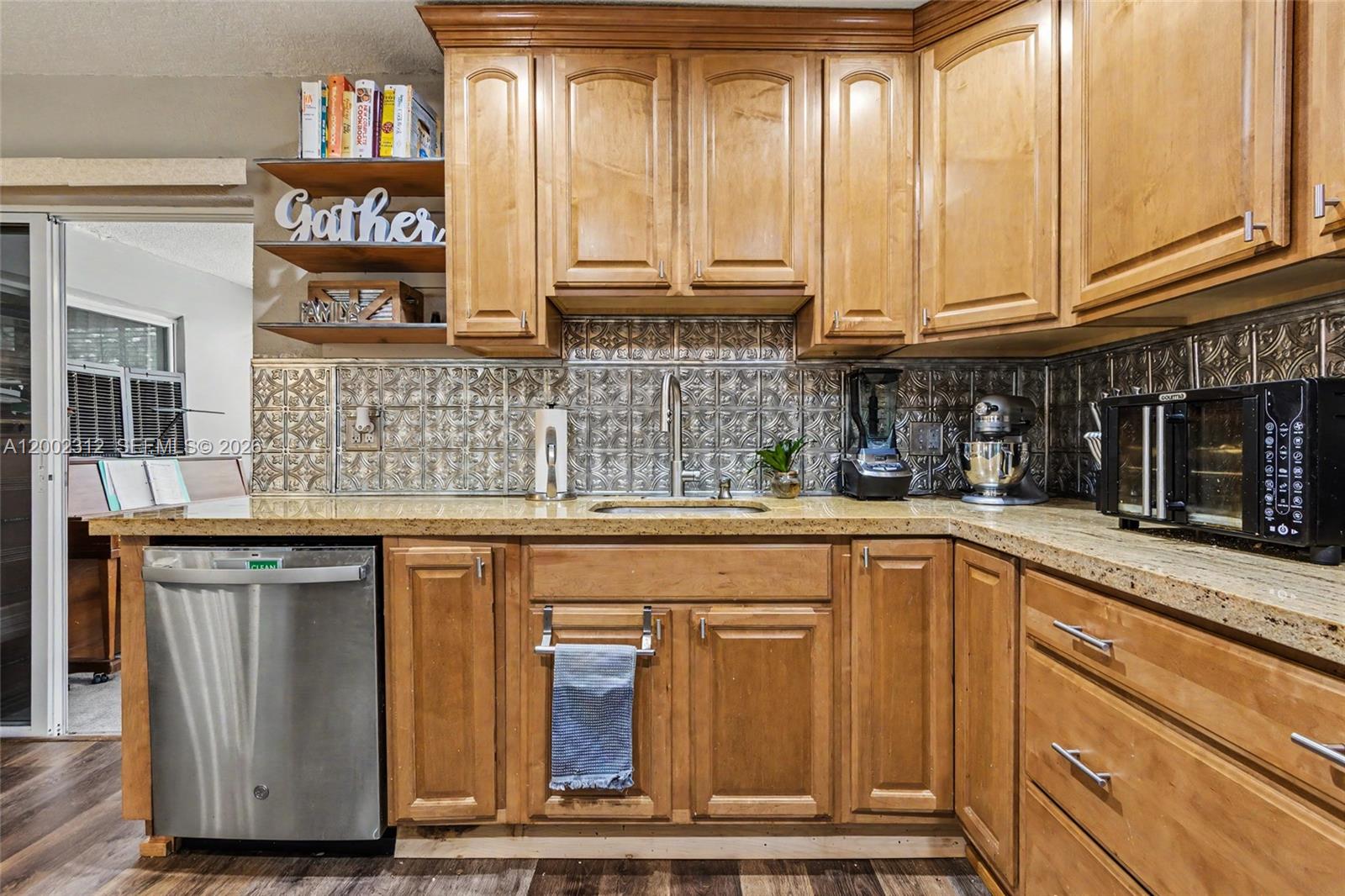 CRYSTAL LAKE 4TH SEC - Residential