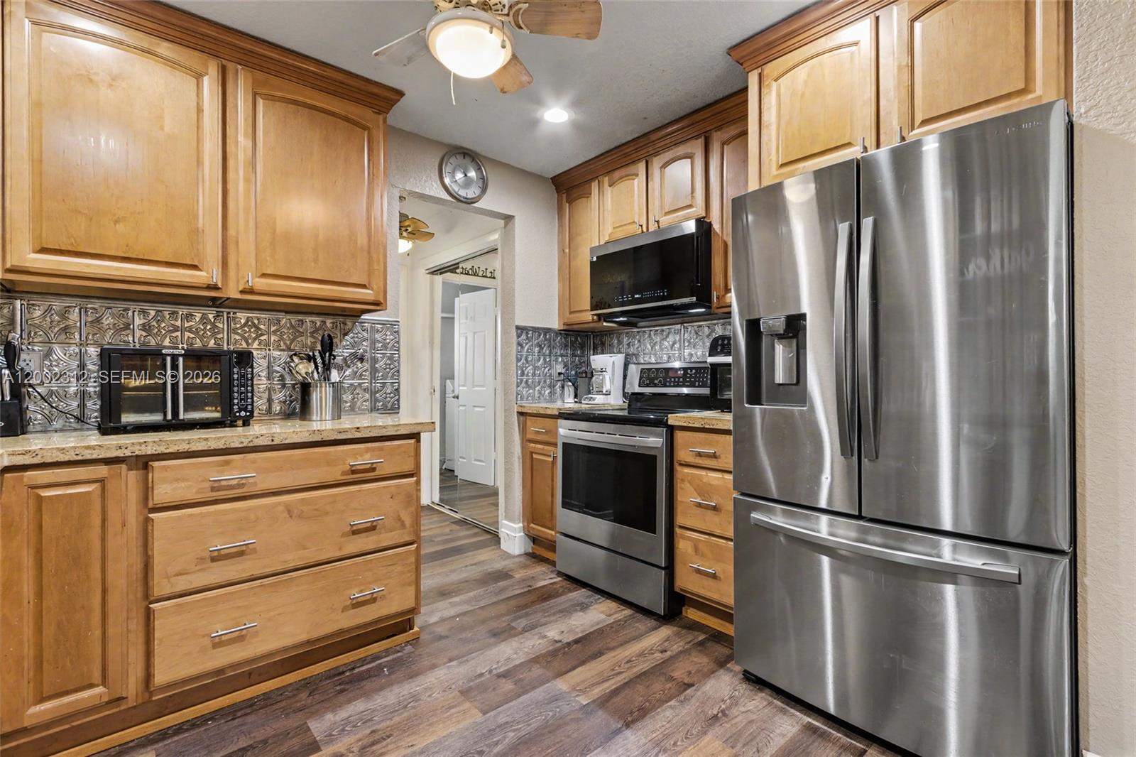 CRYSTAL LAKE 4TH SEC - Residential