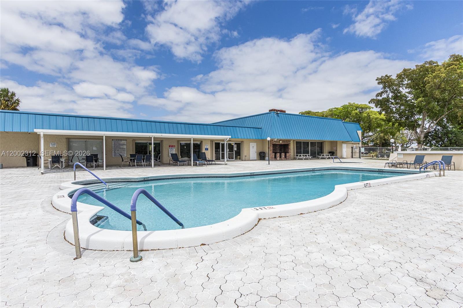 CRYSTAL LAKE 4TH SEC - Residential