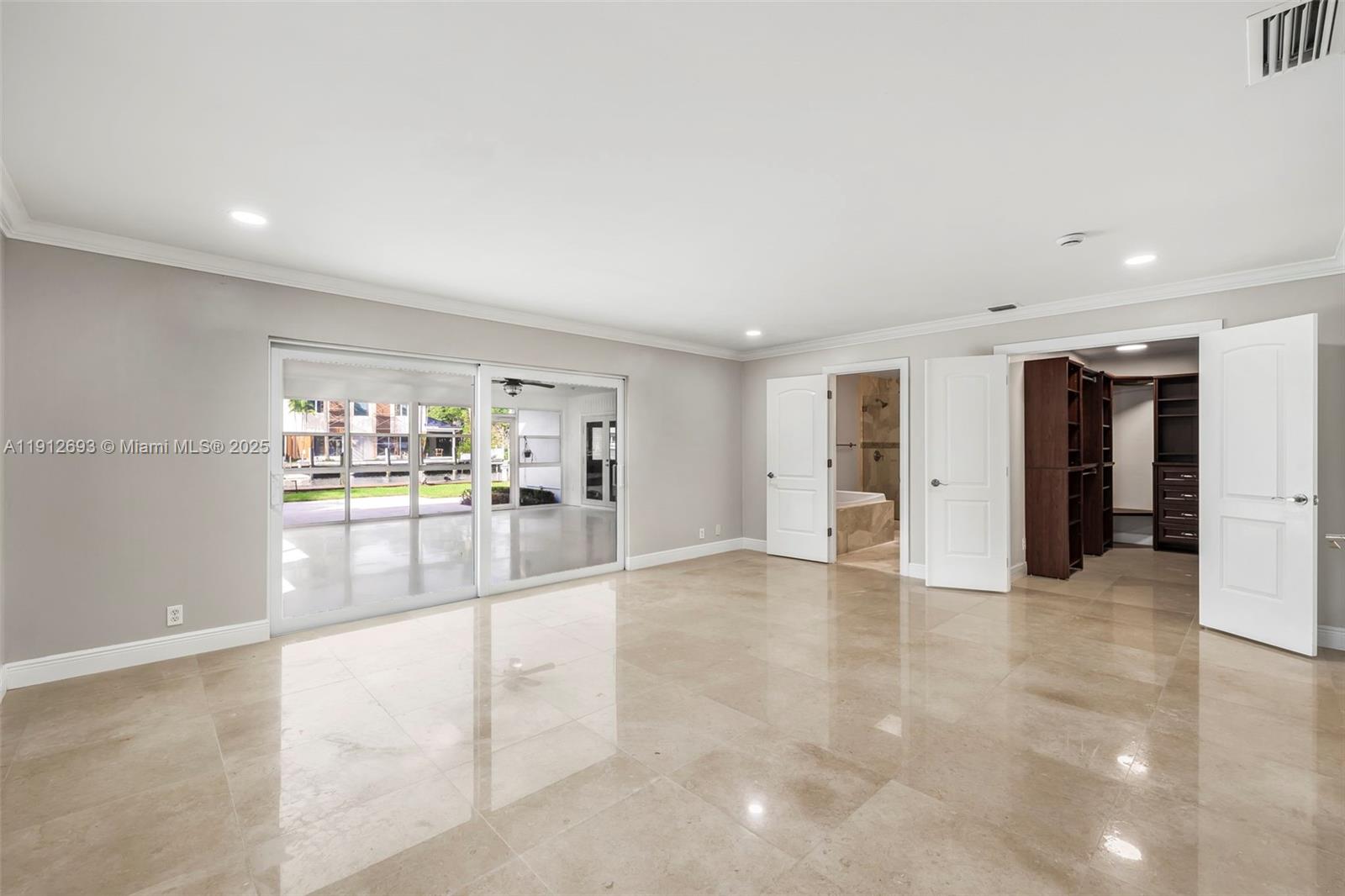 RIVIERA - Residential Lease