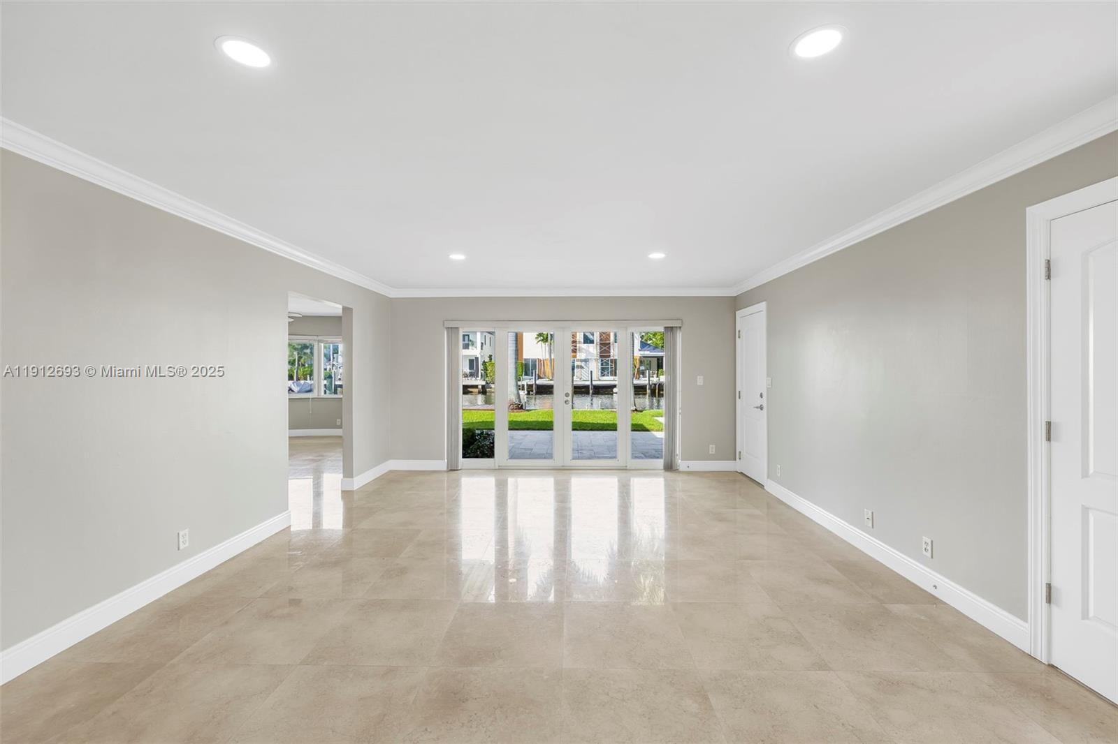 RIVIERA - Residential Lease