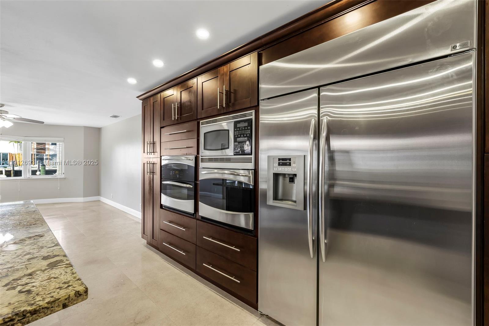 RIVIERA - Residential Lease