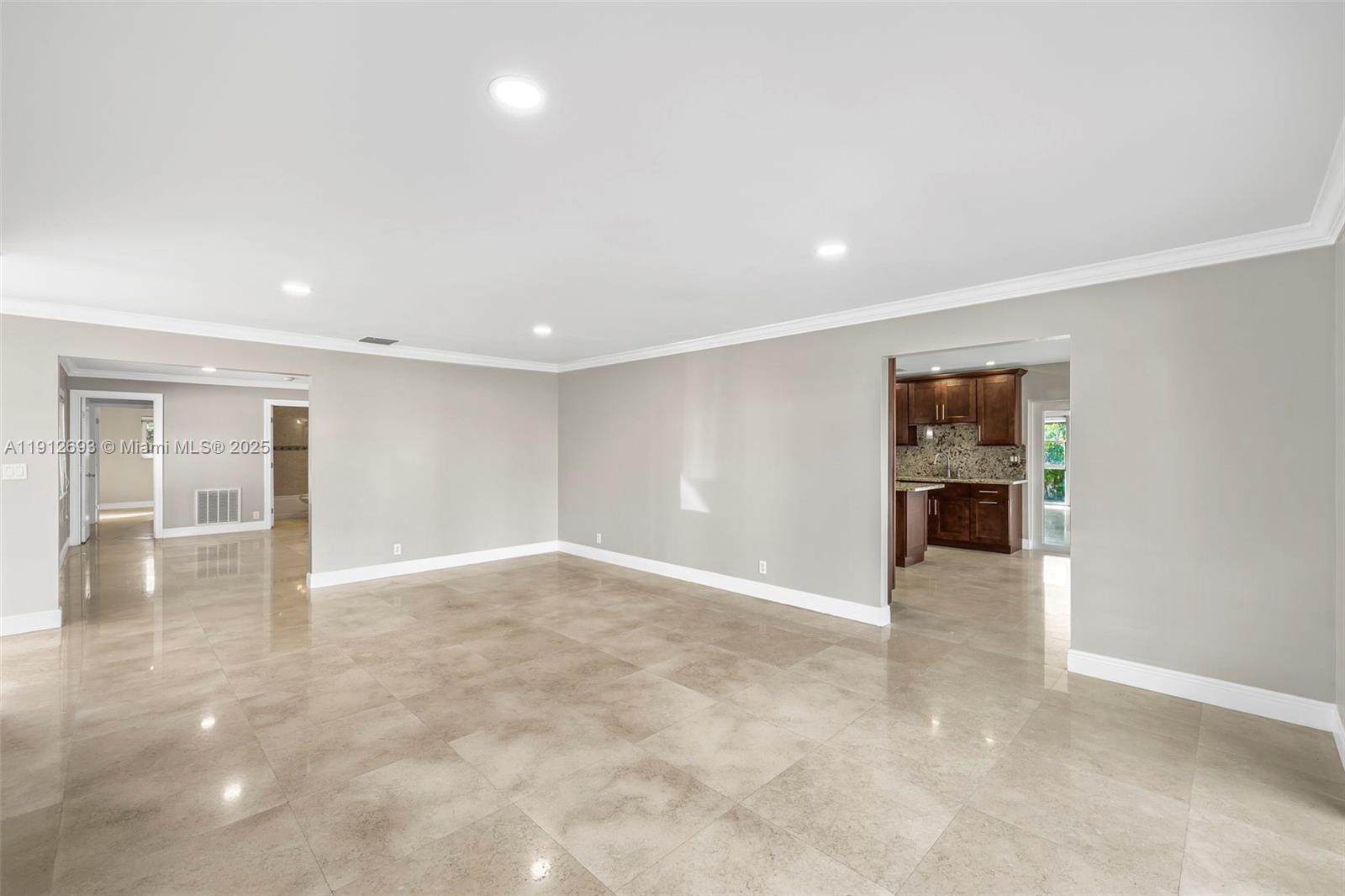 RIVIERA - Residential Lease