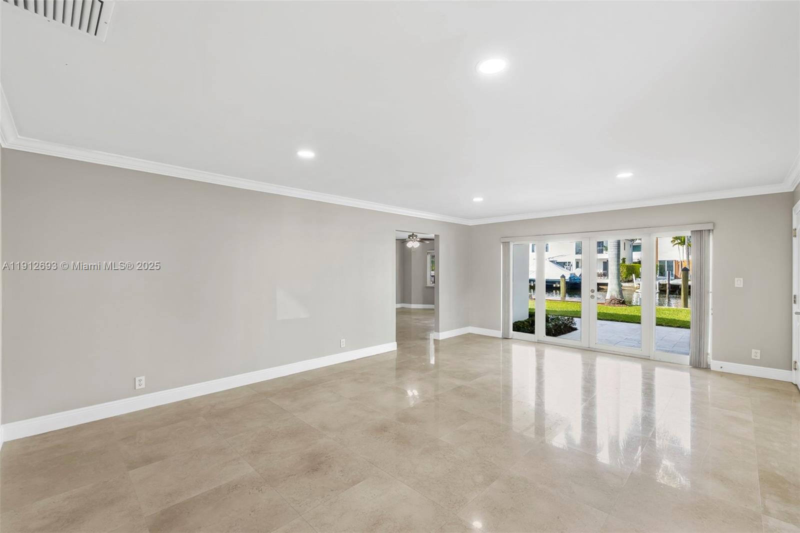 RIVIERA - Residential Lease