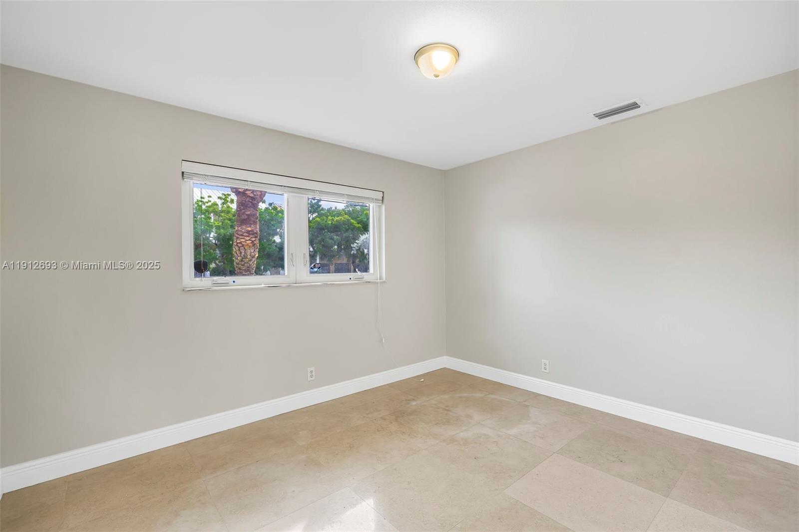 RIVIERA - Residential Lease