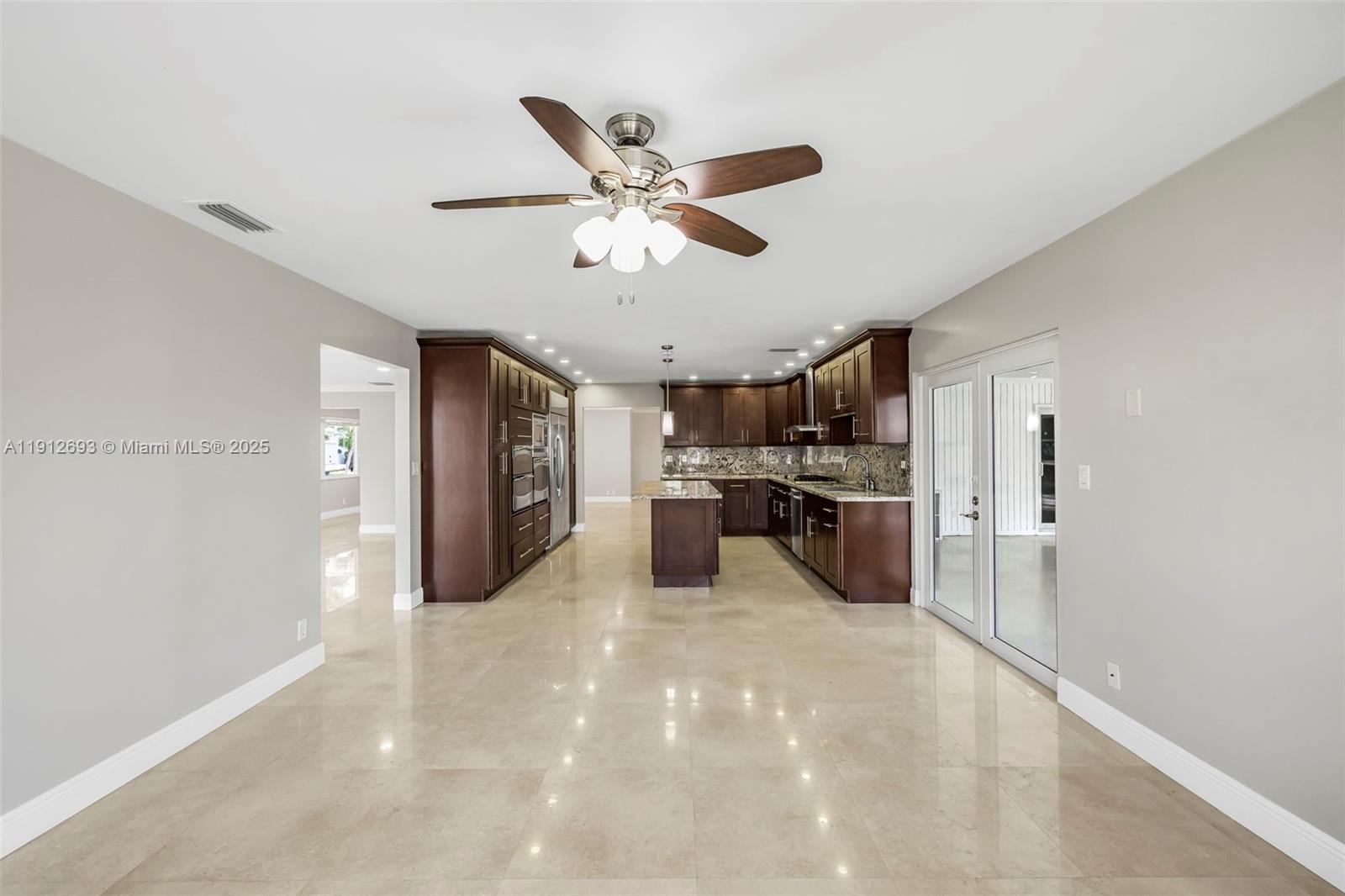 RIVIERA - Residential Lease