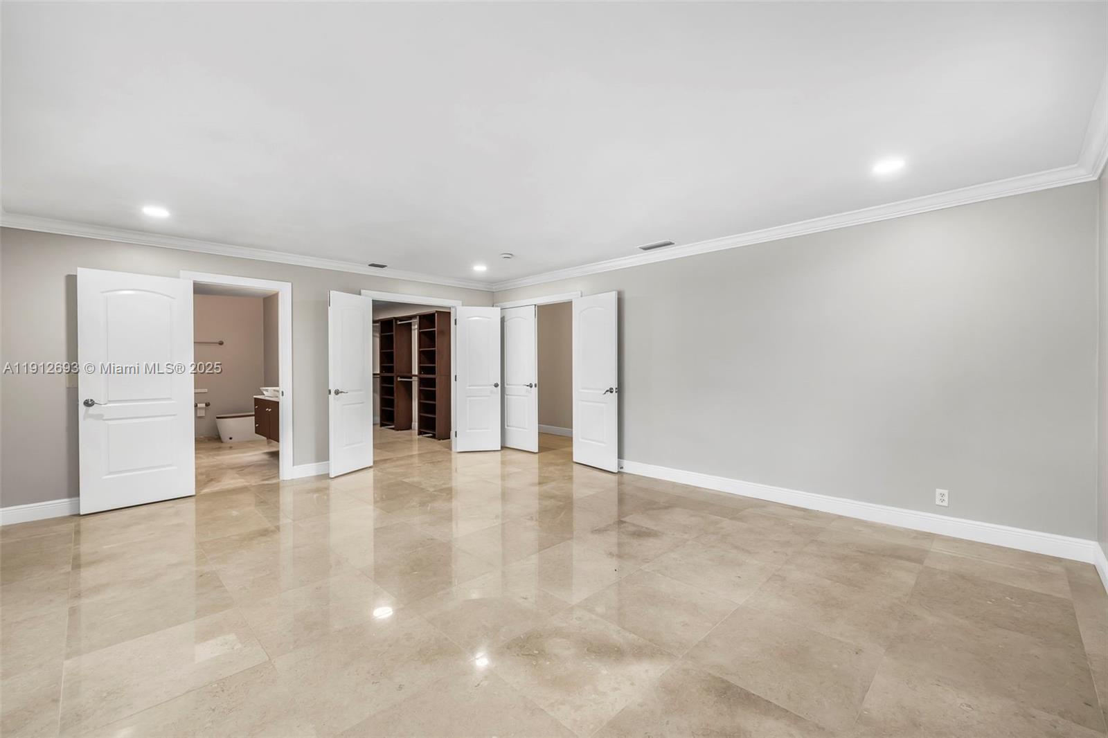 RIVIERA - Residential Lease