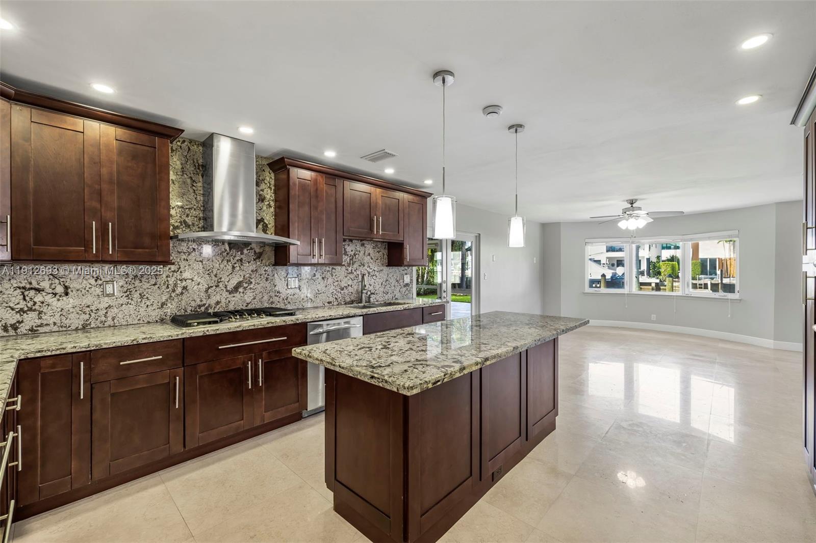 RIVIERA - Residential Lease