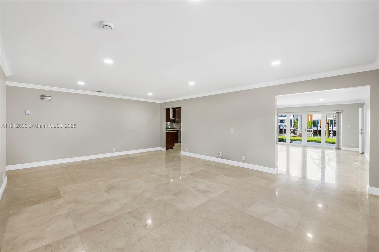 RIVIERA - Residential Lease