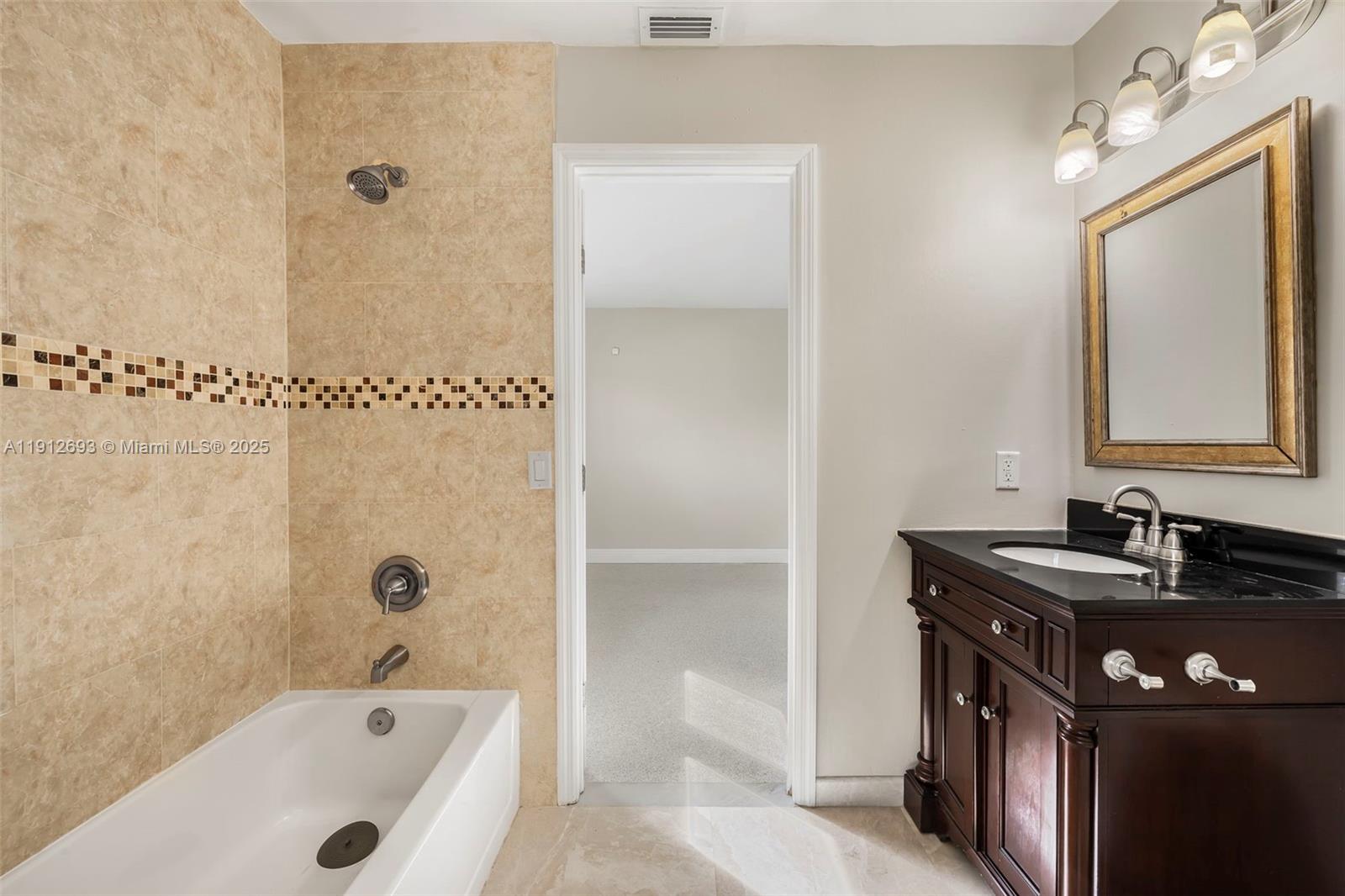 RIVIERA - Residential Lease