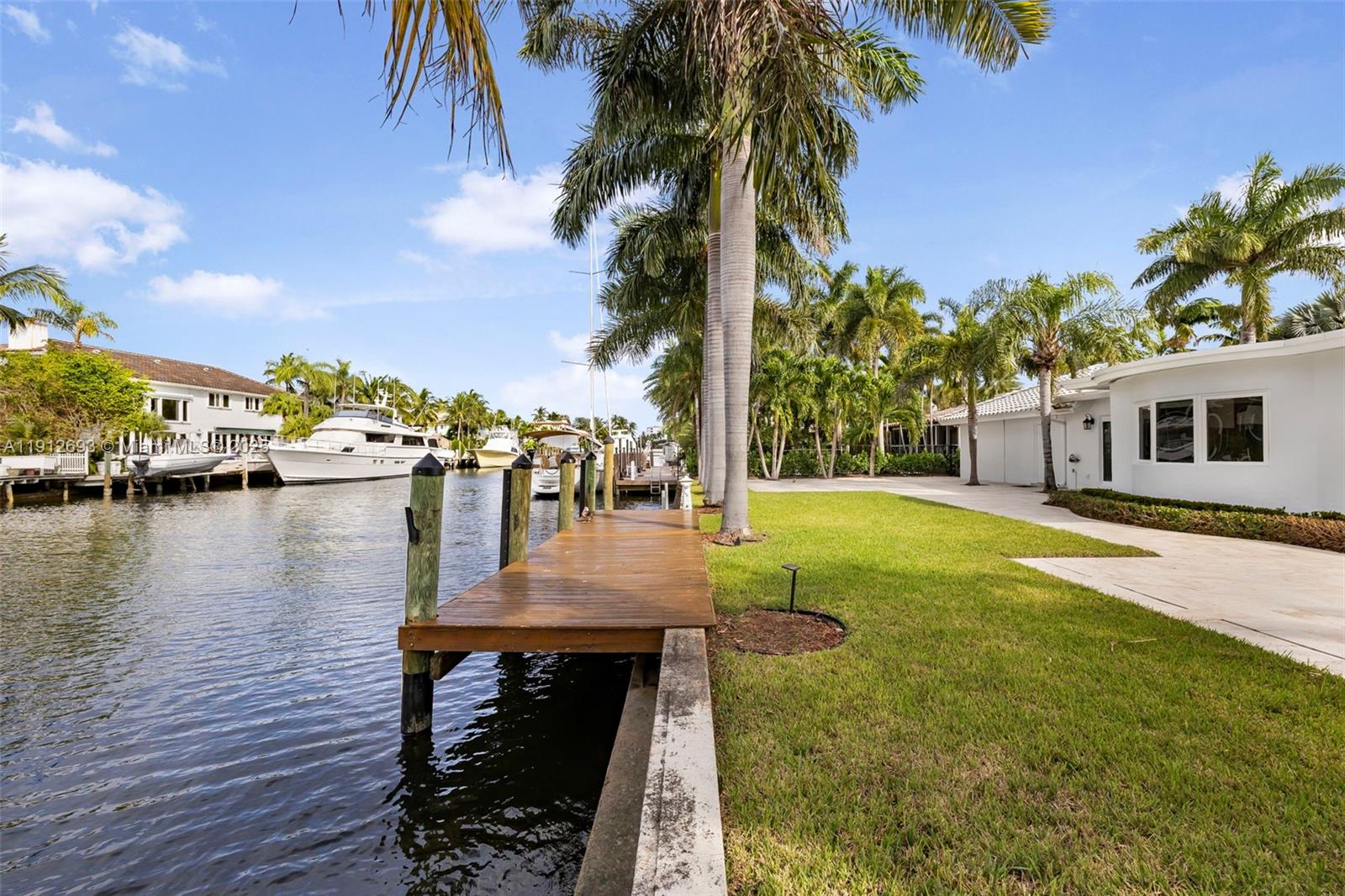 RIVIERA - Residential Lease