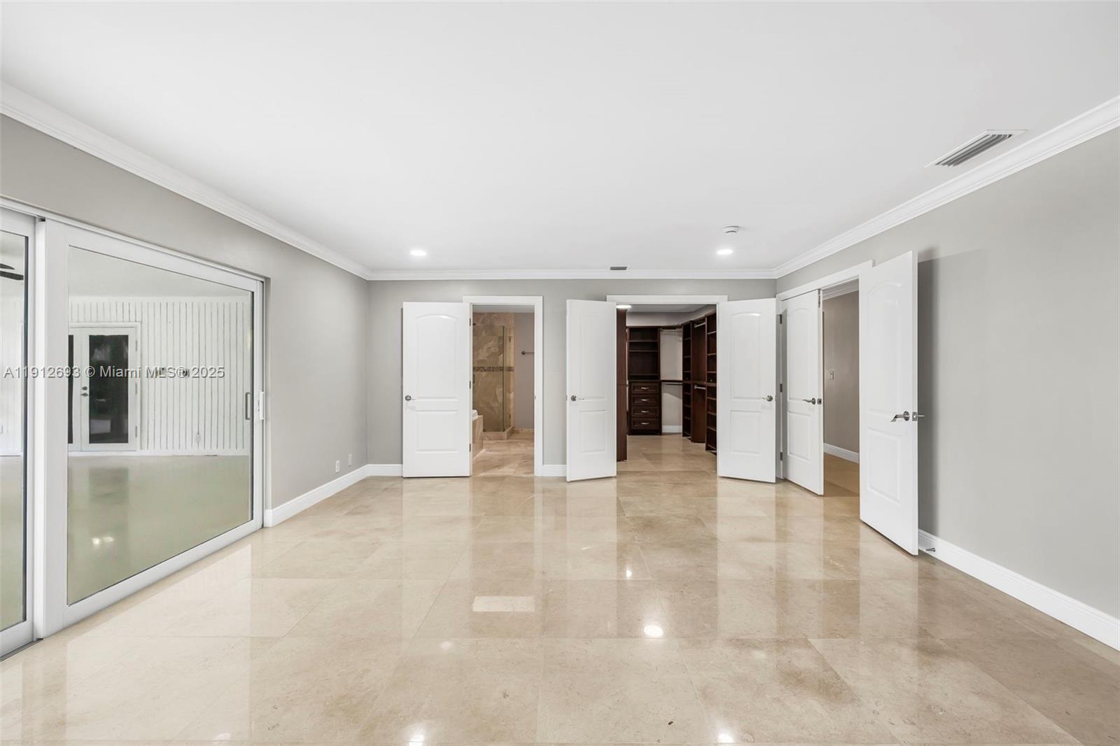 RIVIERA - Residential Lease