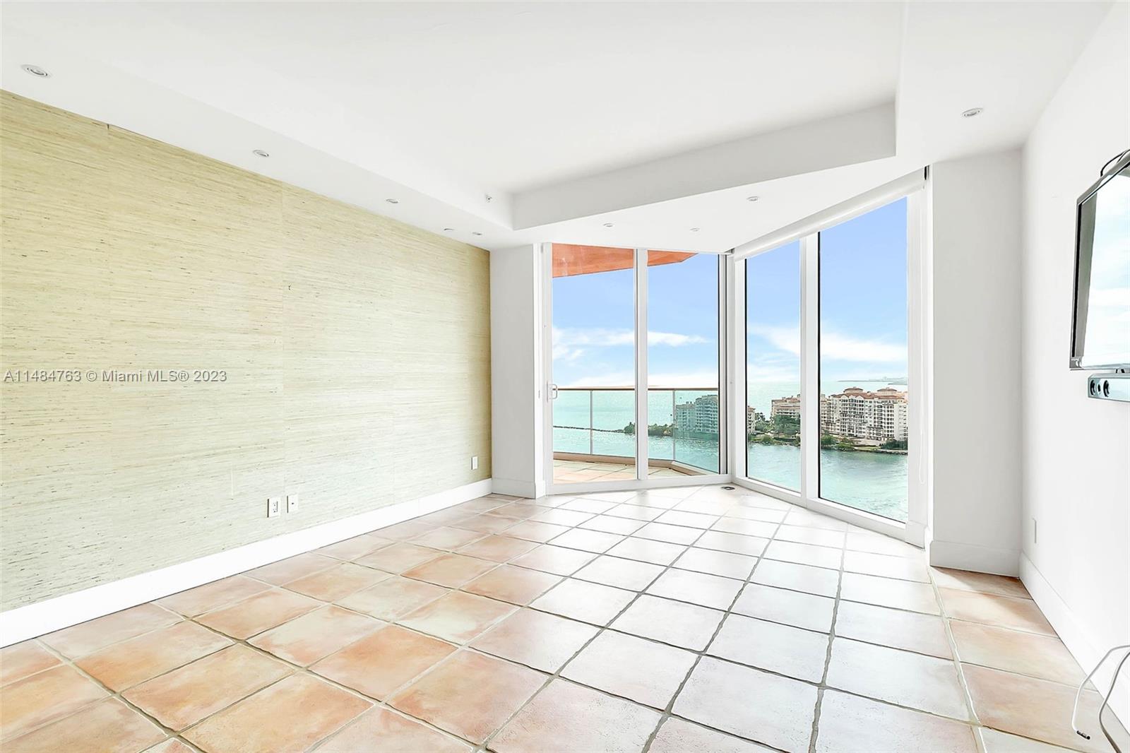 PORTOFINO TOWER CONDO - Residential