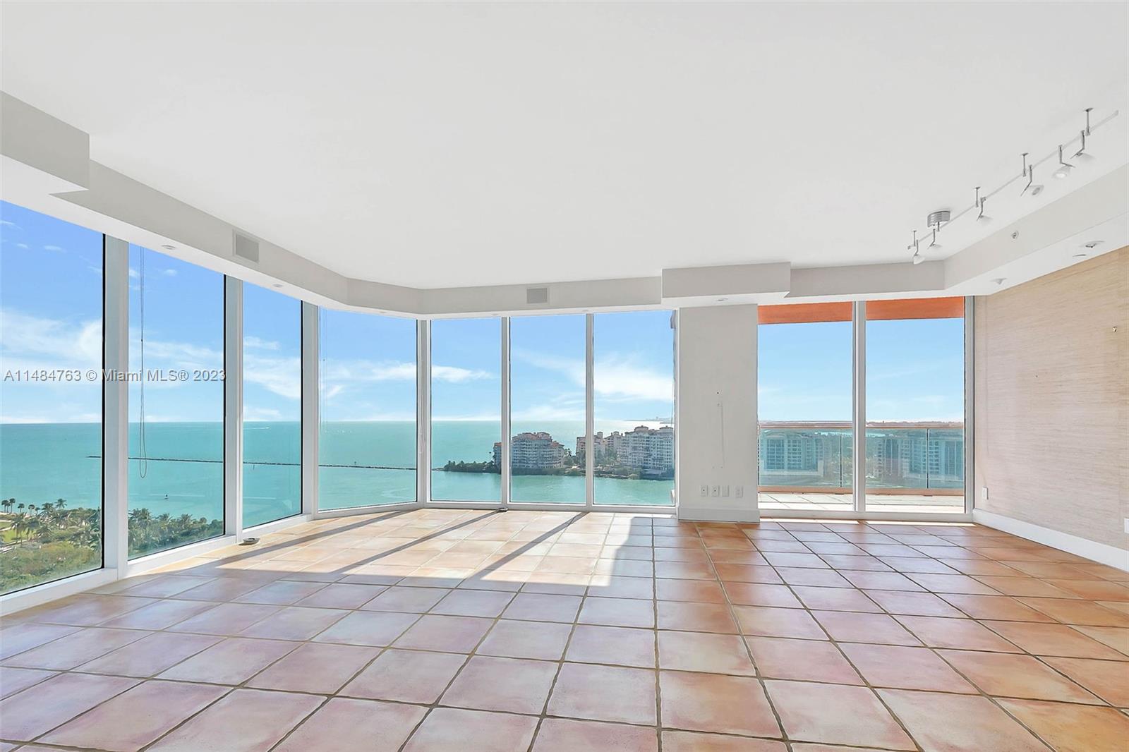 PORTOFINO TOWER CONDO - Residential