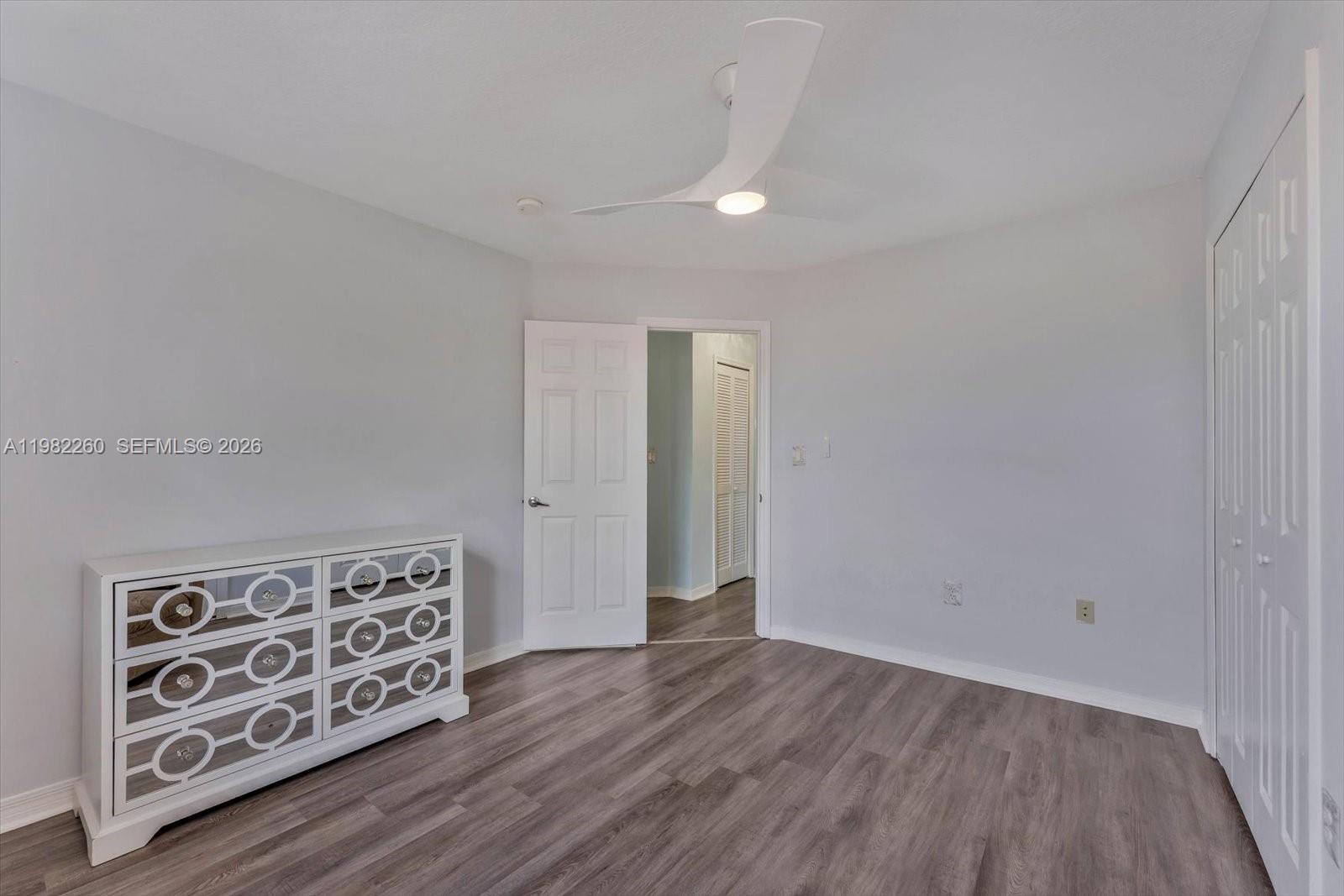 KARENERO FALLS - Residential