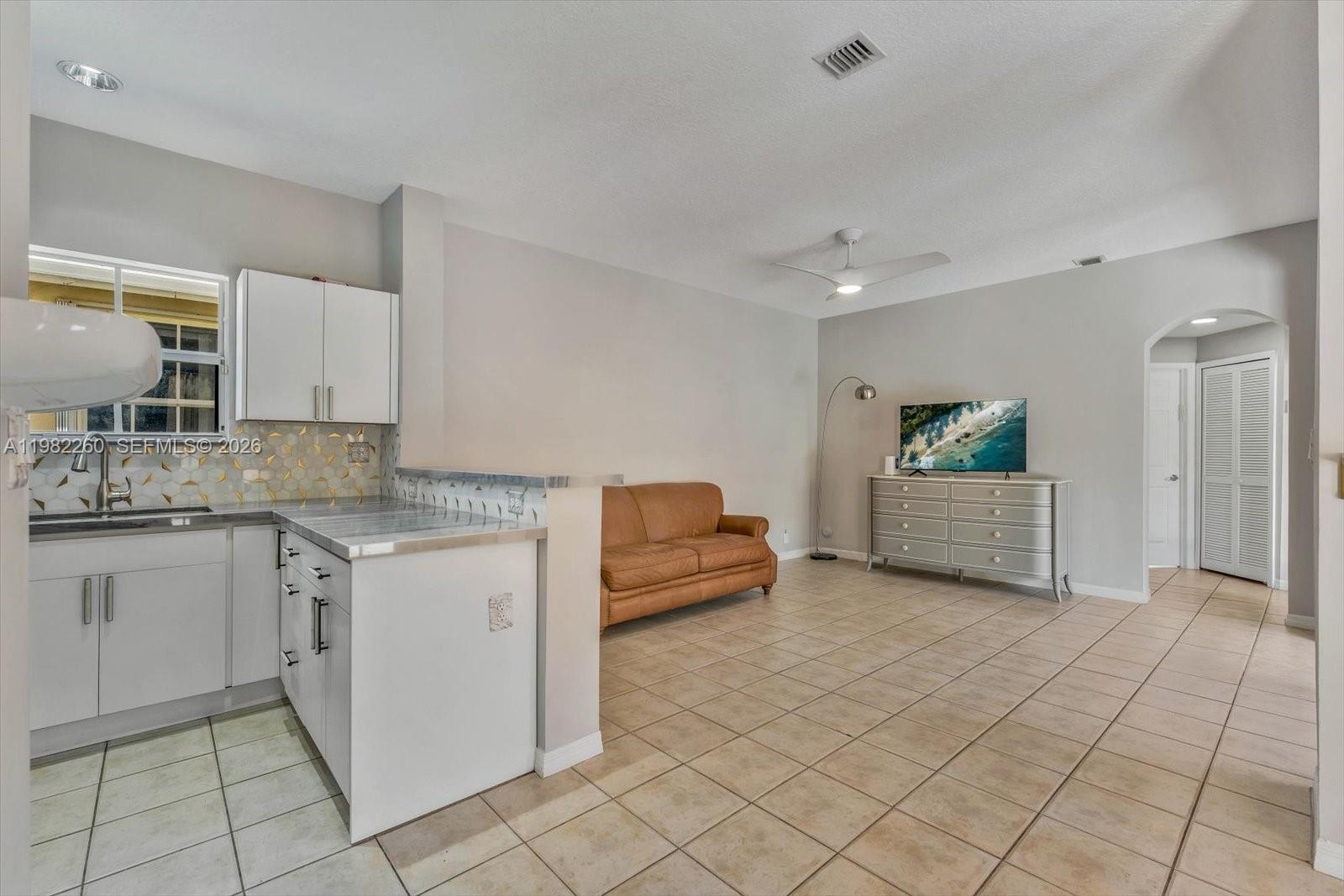 KARENERO FALLS - Residential