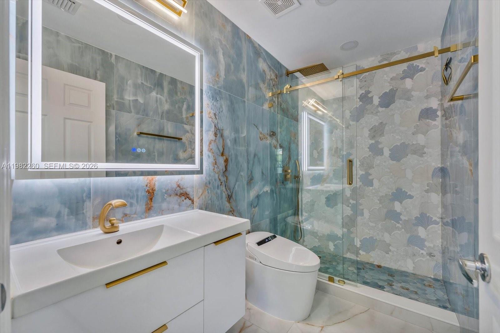 KARENERO FALLS - Residential