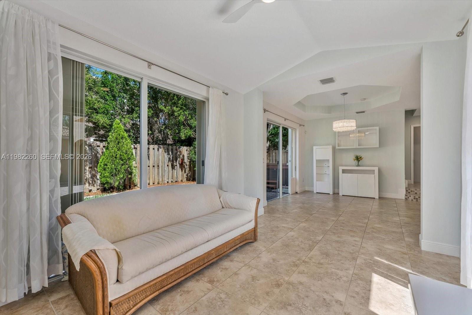 KARENERO FALLS - Residential