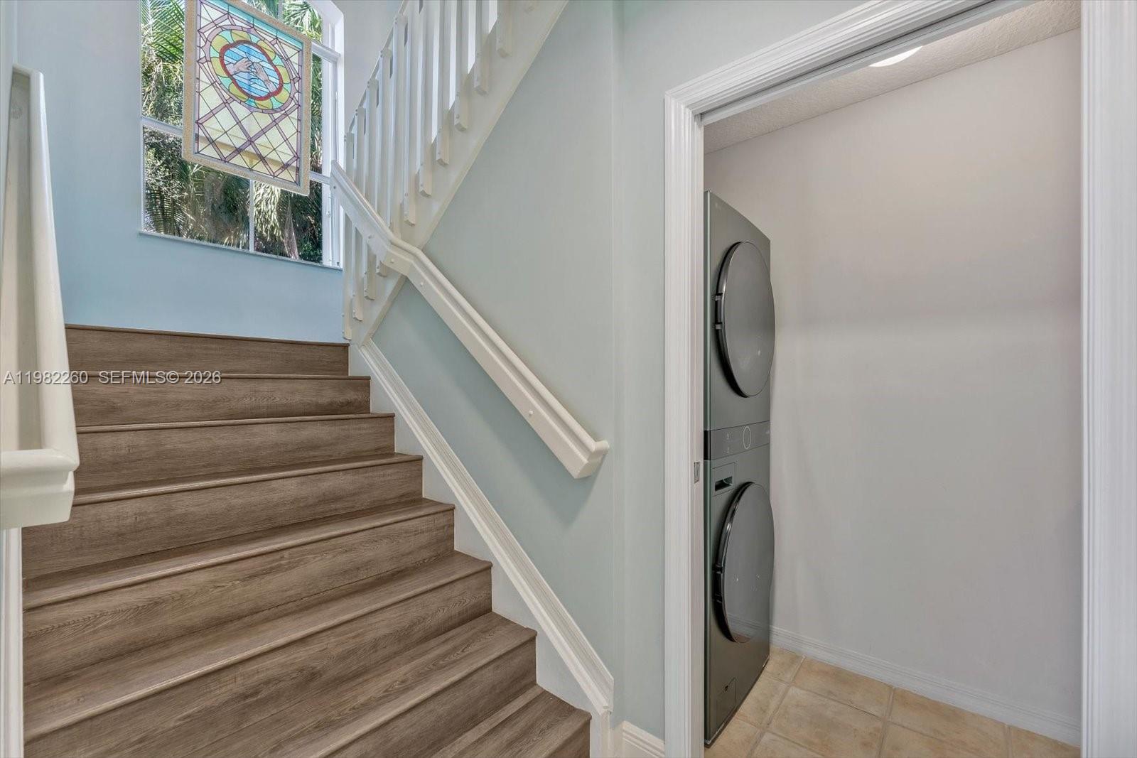 KARENERO FALLS - Residential