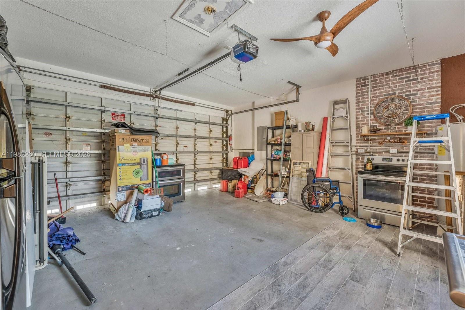 KARENERO FALLS - Residential