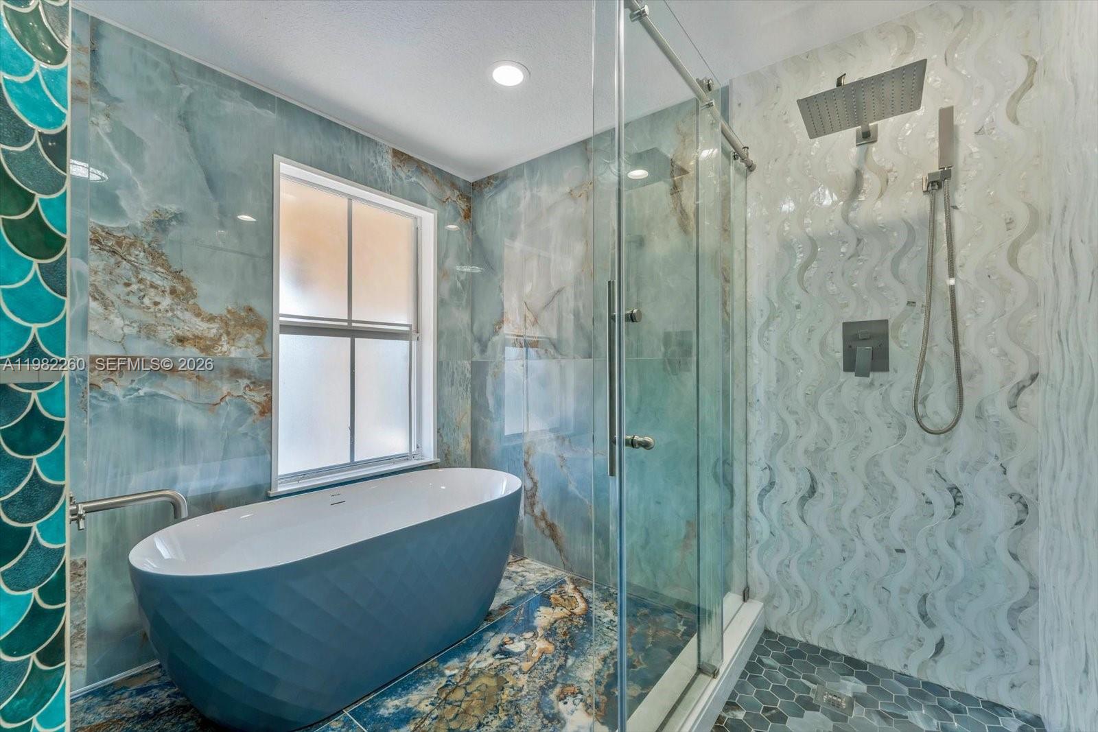 KARENERO FALLS - Residential