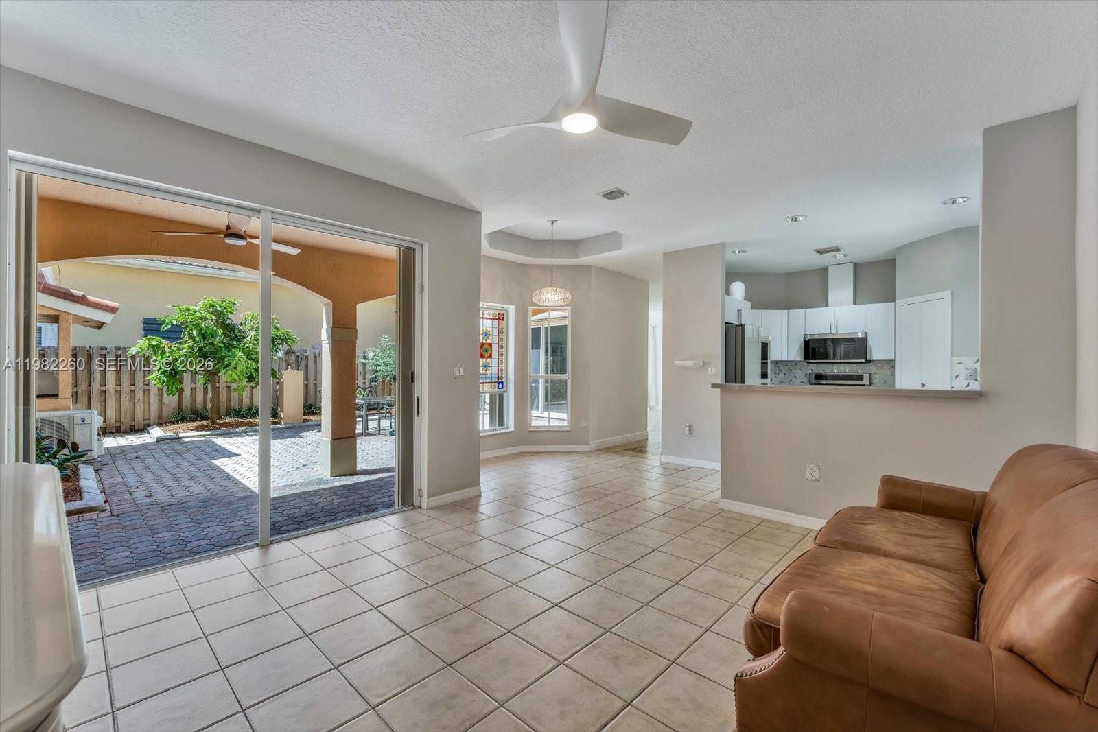 KARENERO FALLS - Residential