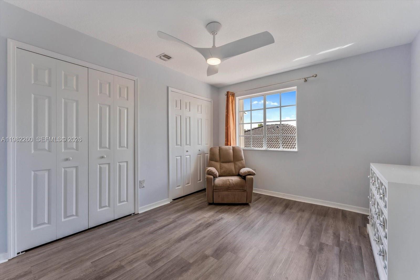 KARENERO FALLS - Residential