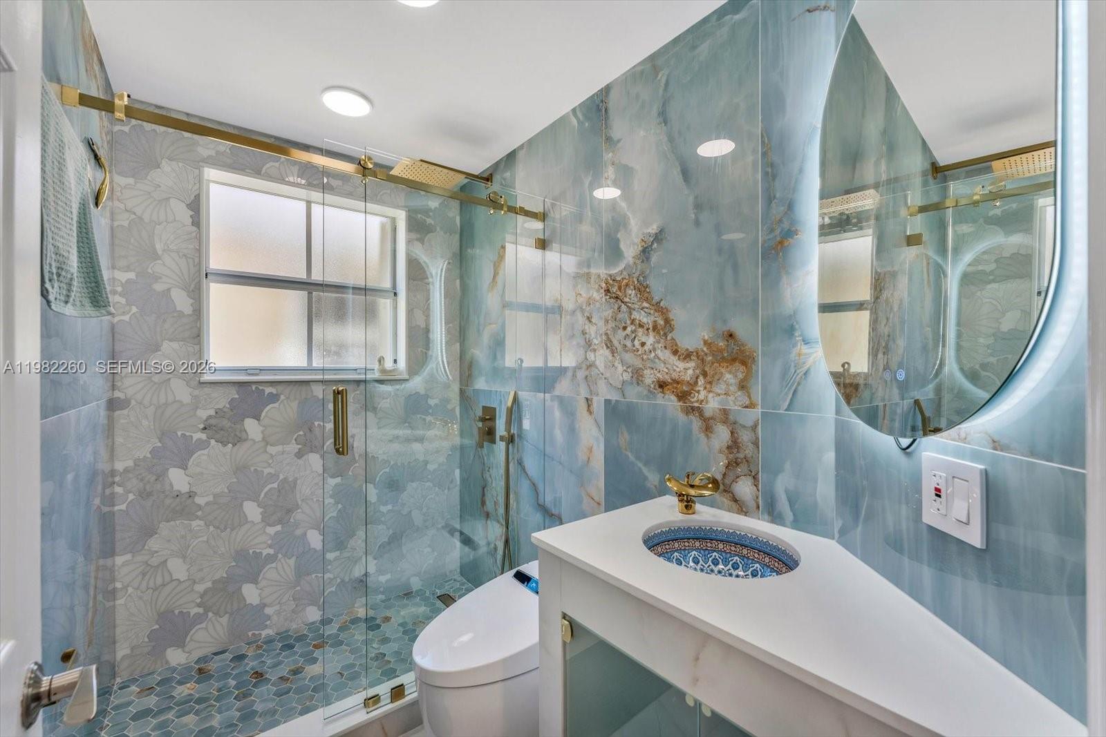 KARENERO FALLS - Residential