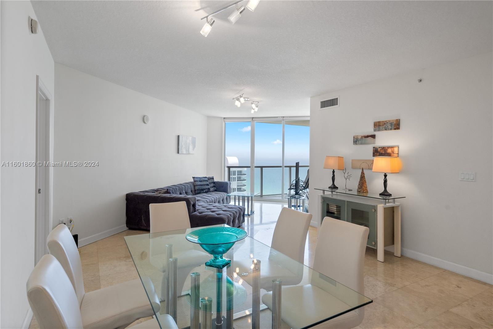 LA PERLA CONDO - Residential Lease