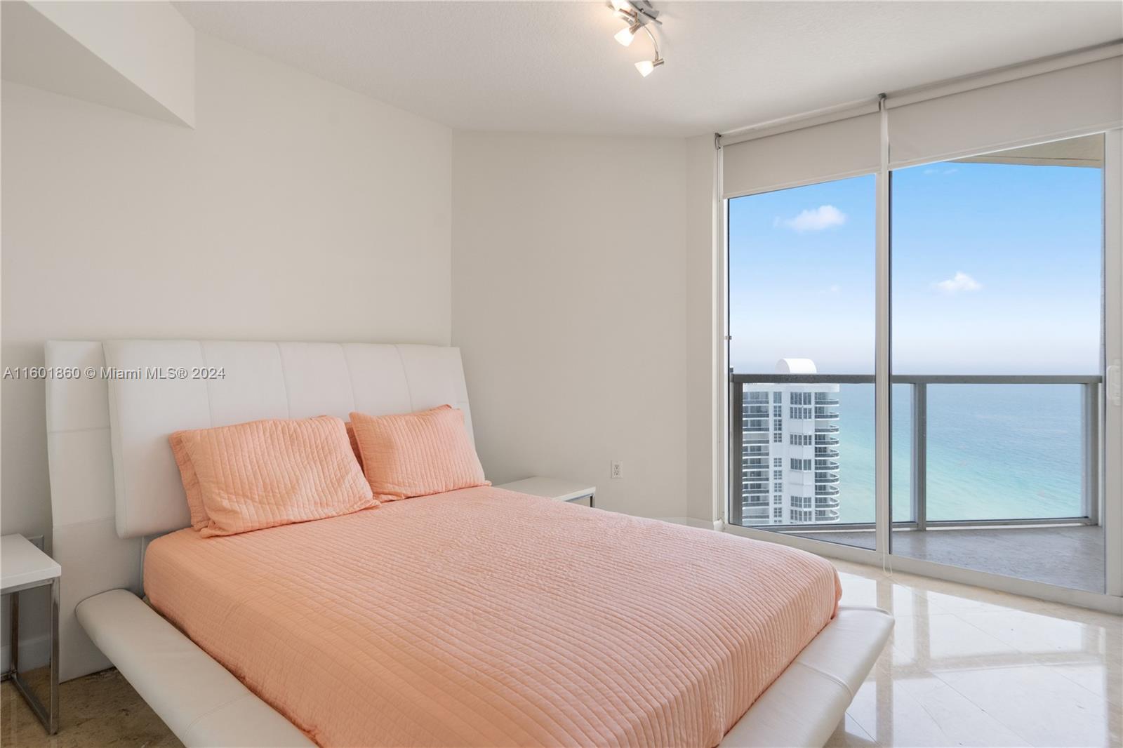 LA PERLA CONDO - Residential Lease