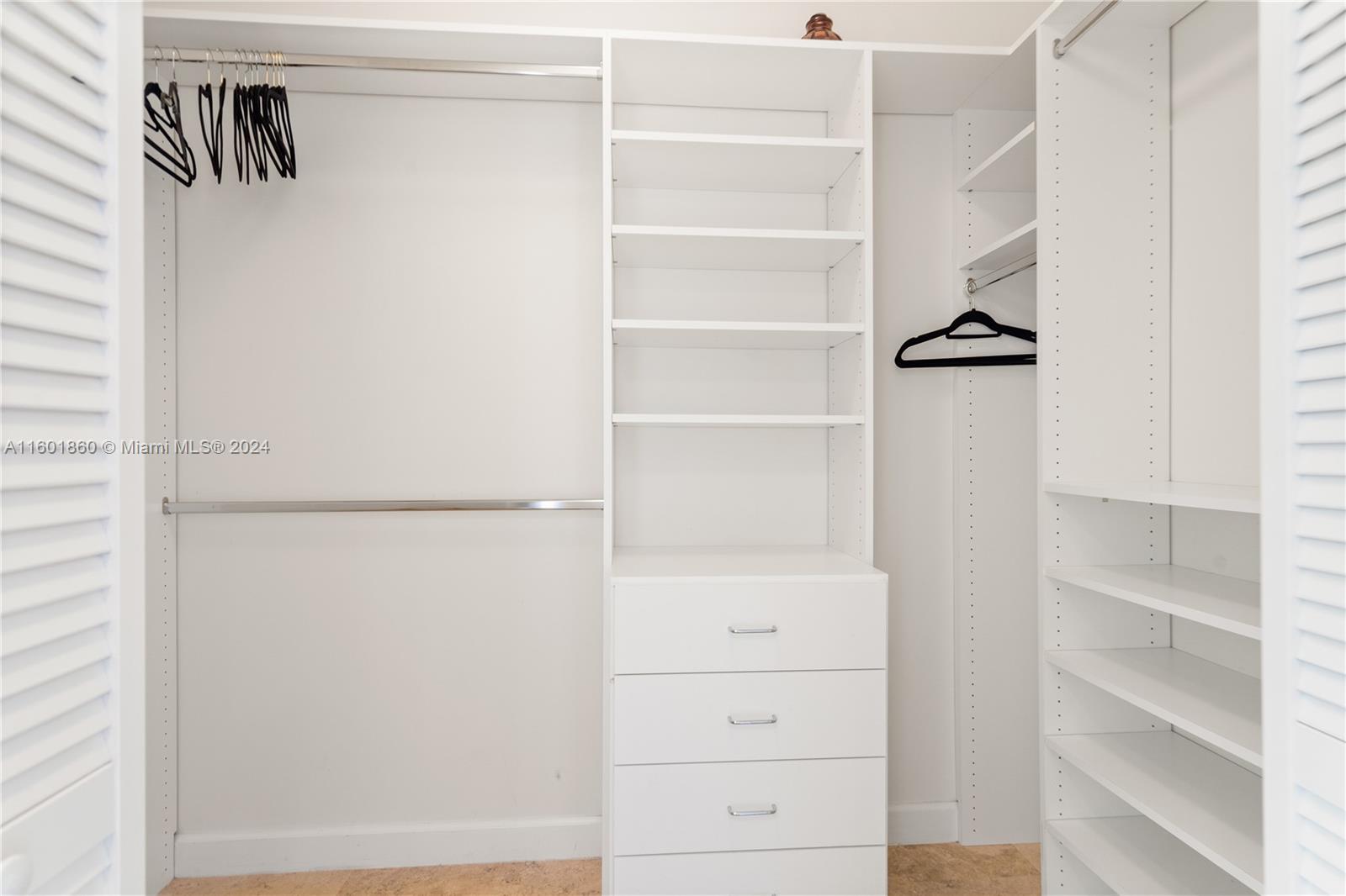 LA PERLA CONDO - Residential Lease