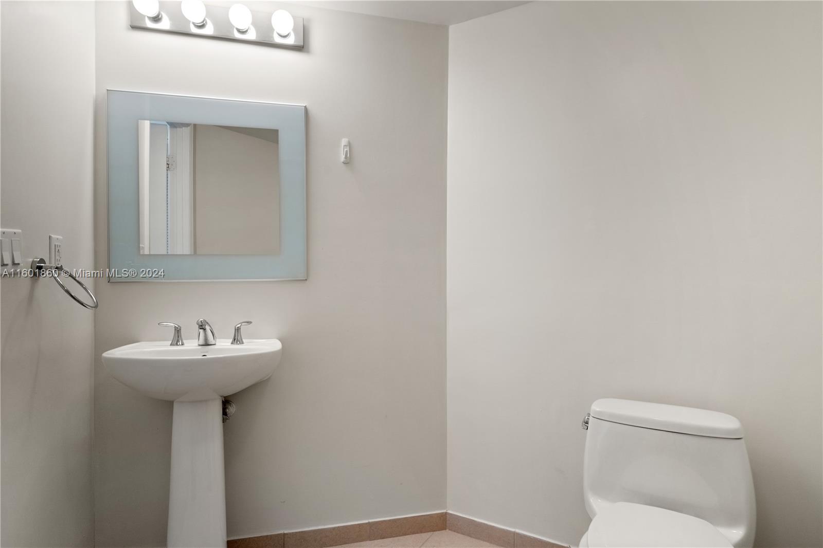 LA PERLA CONDO - Residential Lease