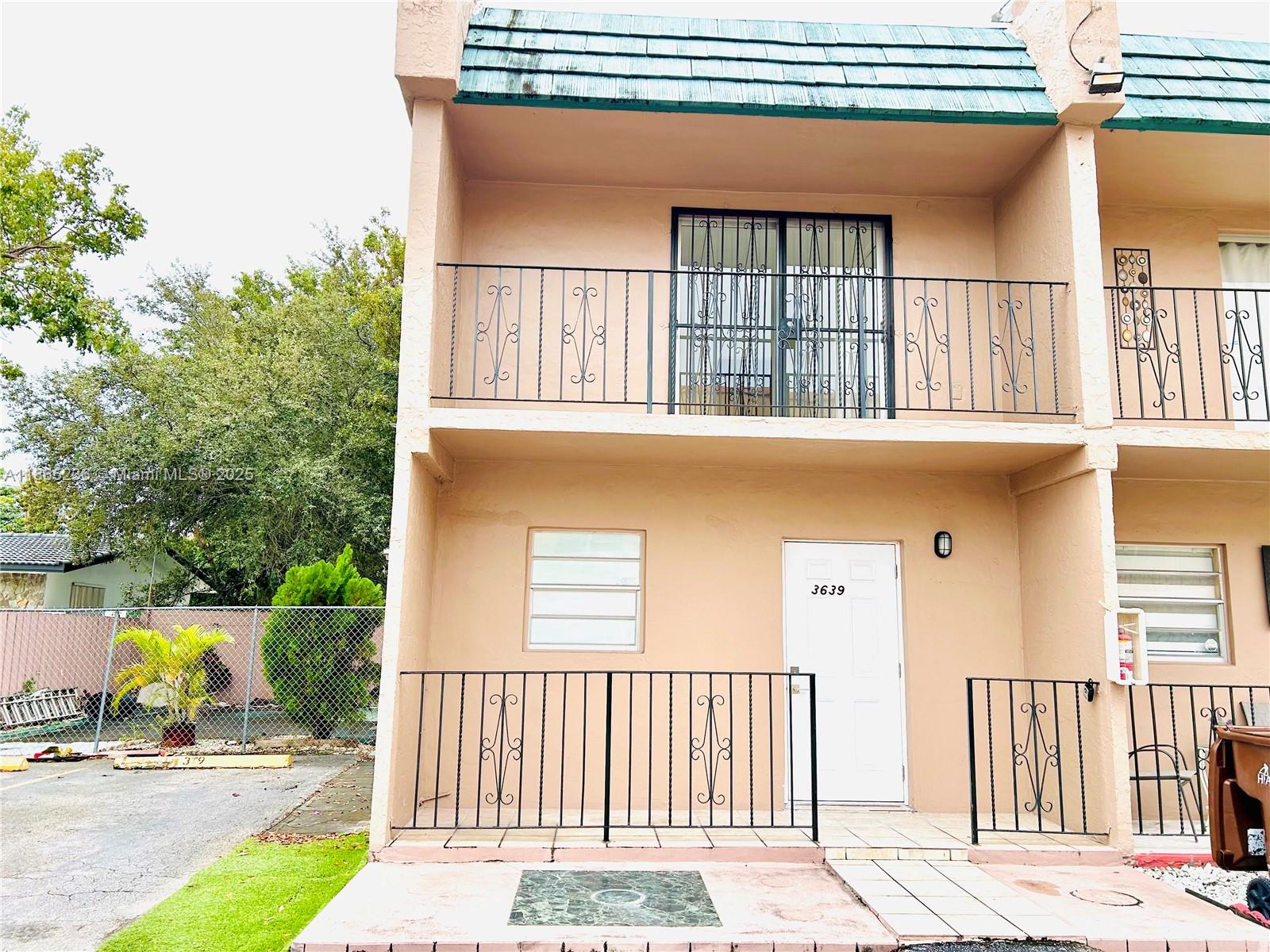 WESTSIDE CONDO - Residential Lease