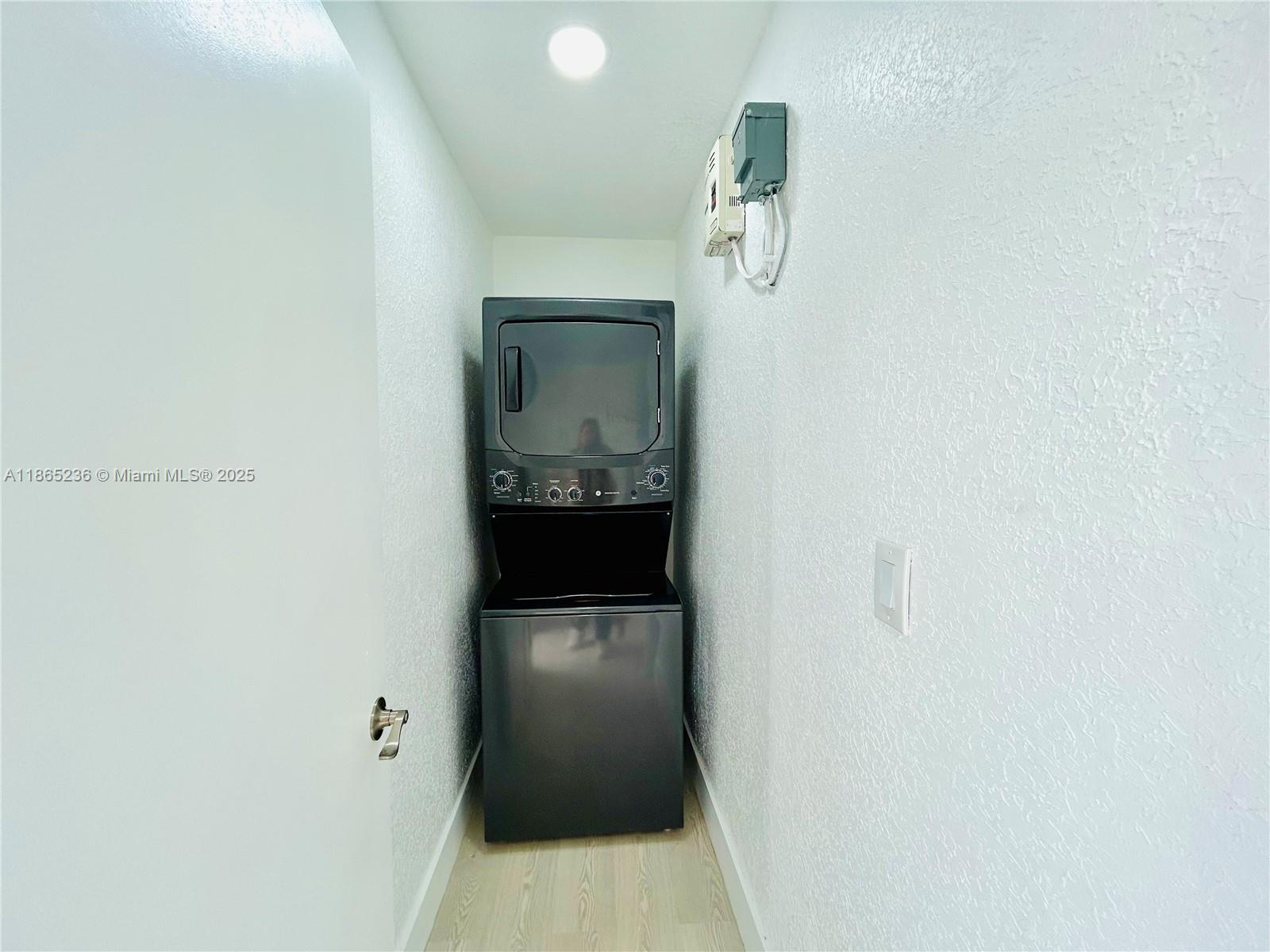 WESTSIDE CONDO - Residential Lease