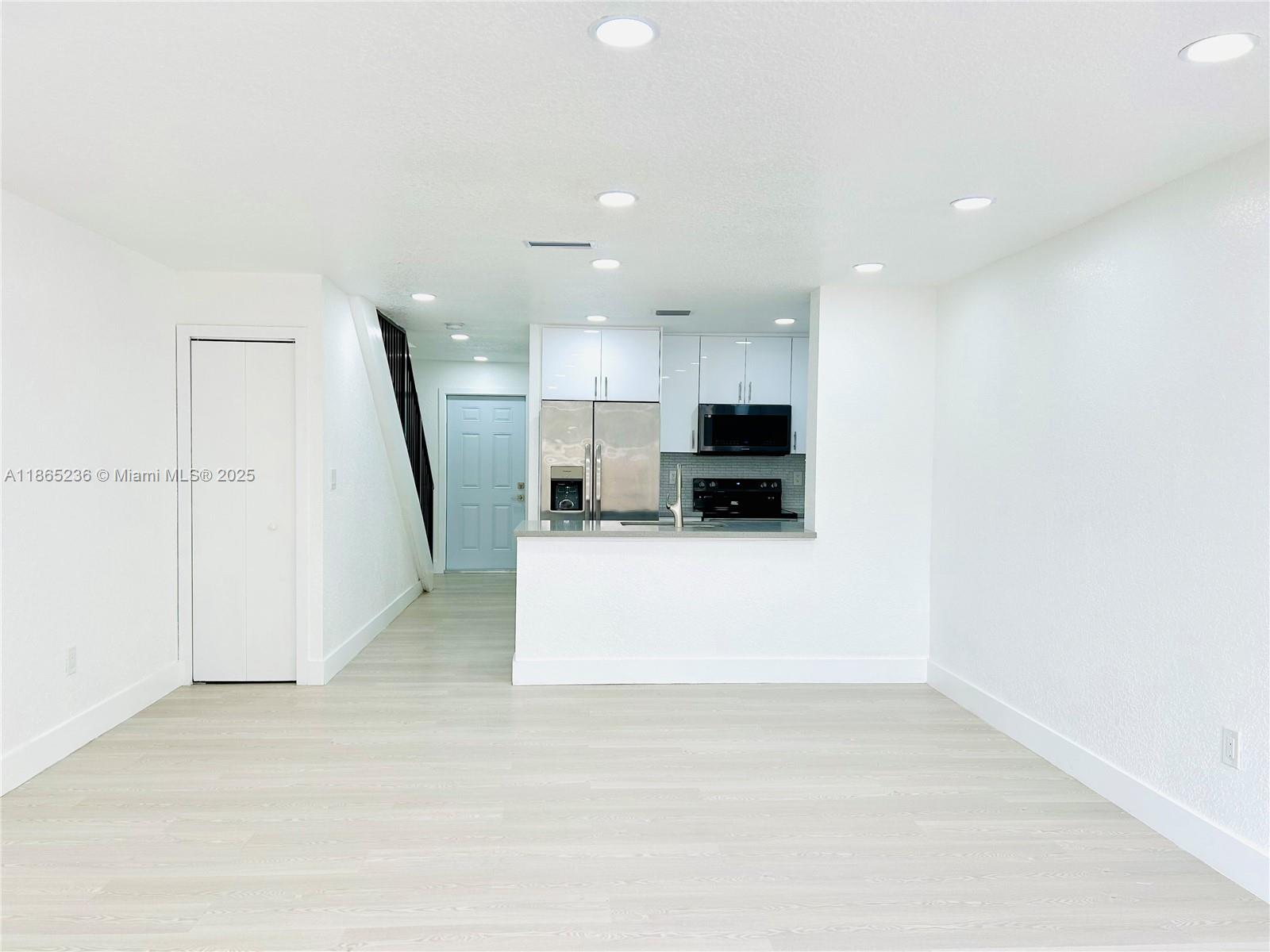 WESTSIDE CONDO - Residential Lease