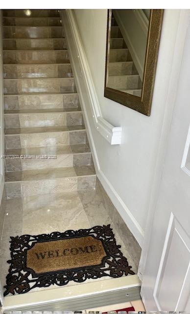 WEST PALM VILLAS III COND - Residential