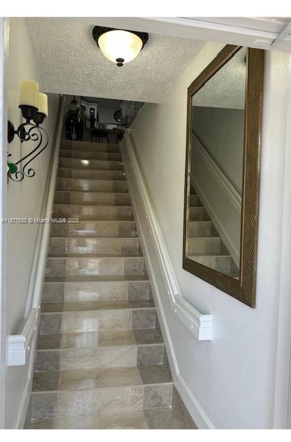 WEST PALM VILLAS III COND - Residential