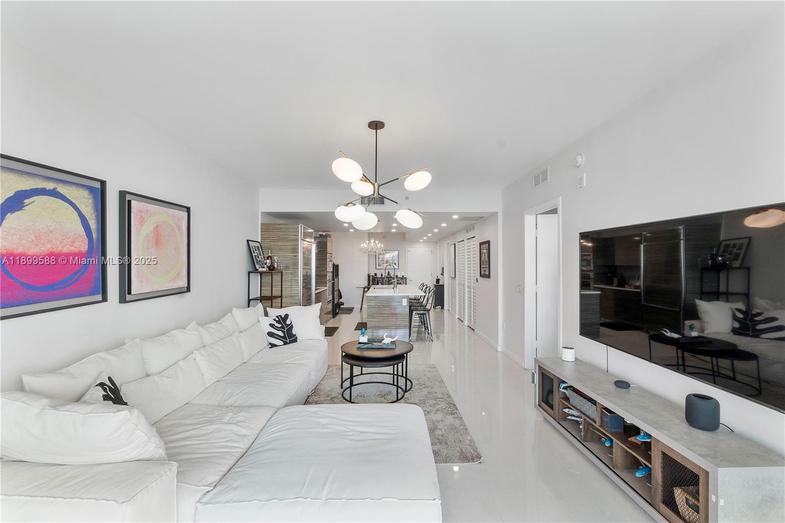 ICON BAY CONDO - Residential Lease