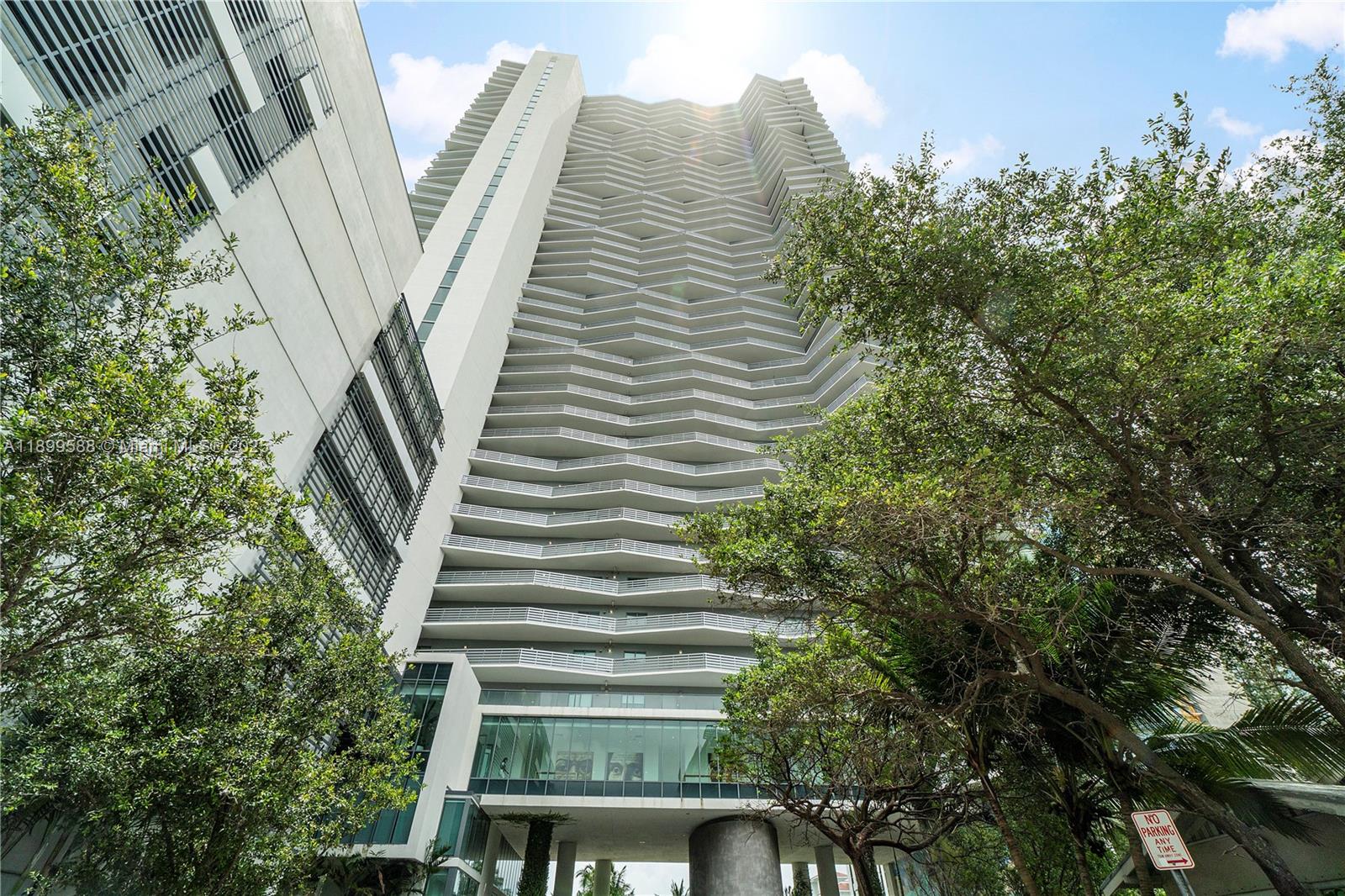 ICON BAY CONDO - Residential Lease