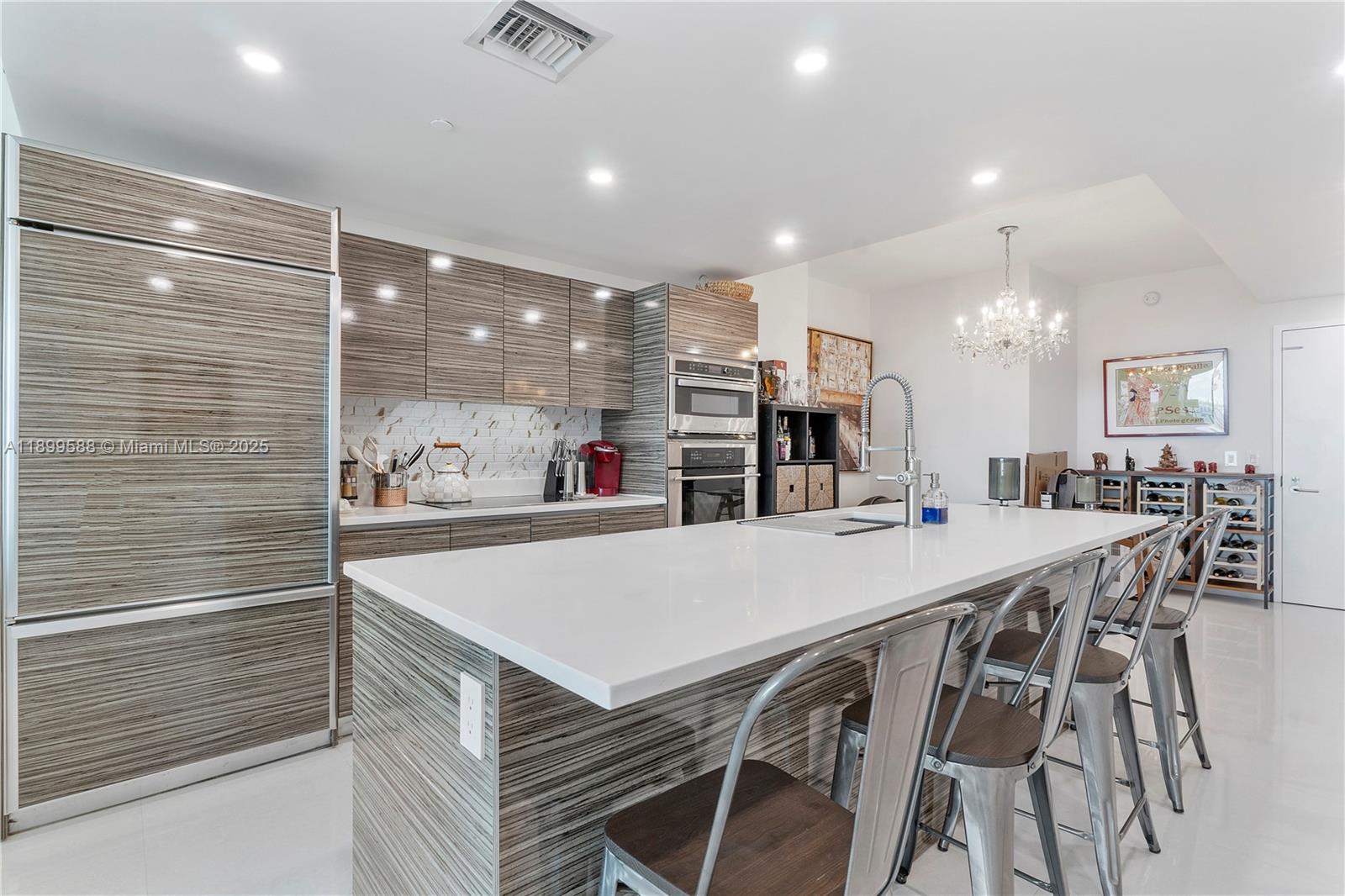 ICON BAY CONDO - Residential Lease