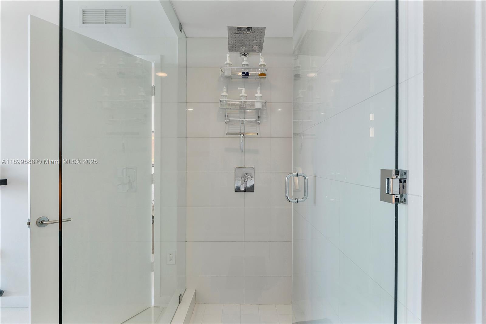 ICON BAY CONDO - Residential Lease