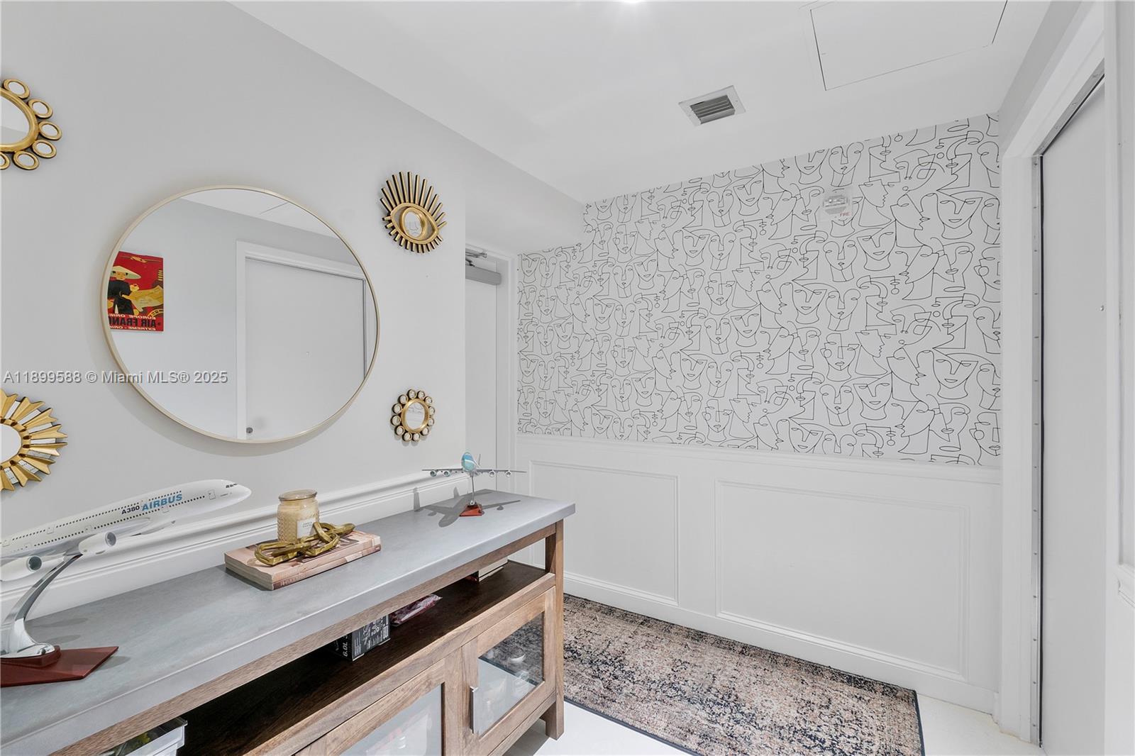 ICON BAY CONDO - Residential Lease