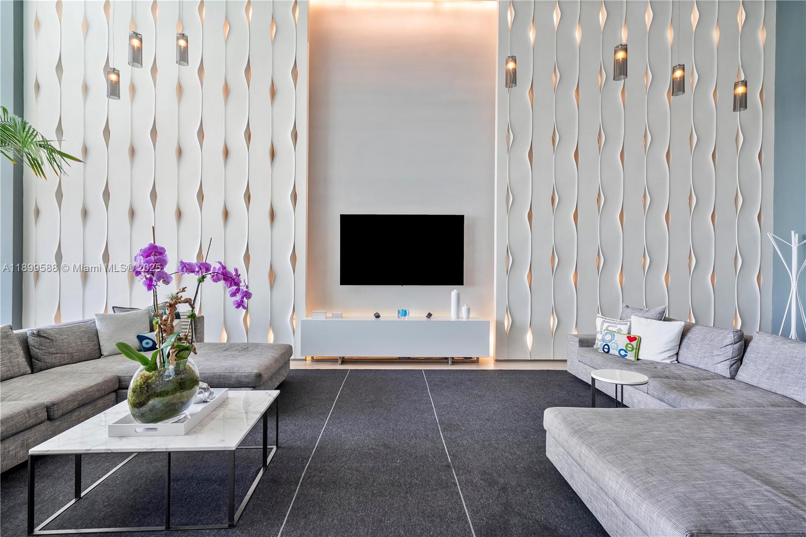 ICON BAY CONDO - Residential Lease